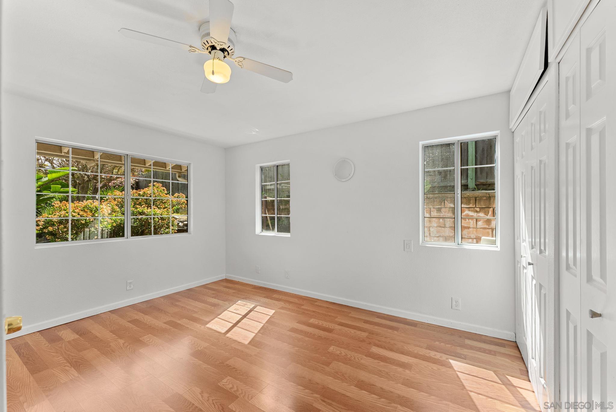 Detail Gallery Image 11 of 29 For 1305  Cornish Drive, Oceanside,  CA 92054 - 6 Beds | 3 Baths