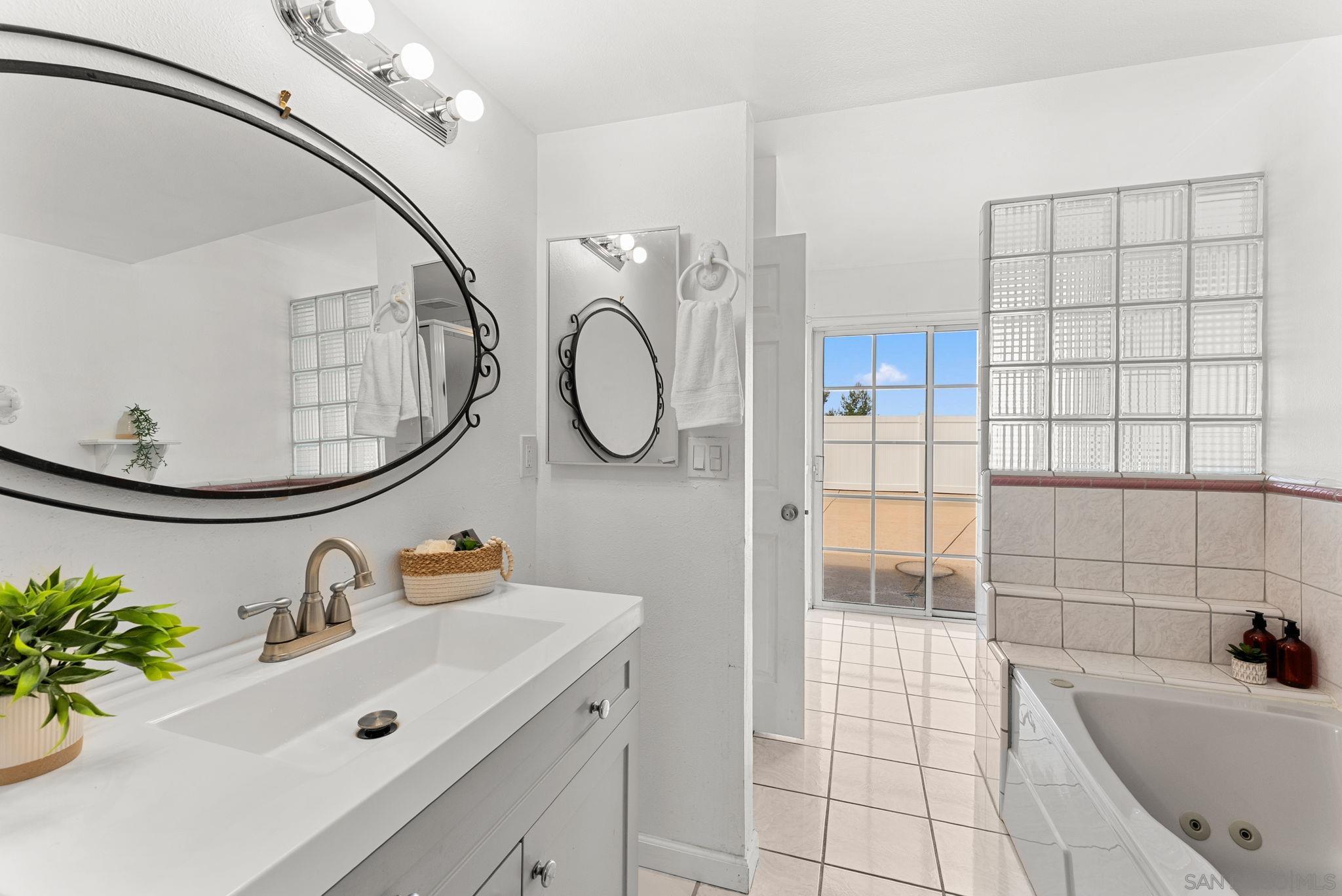 Detail Gallery Image 16 of 29 For 1305  Cornish Drive, Oceanside,  CA 92054 - 6 Beds | 3 Baths