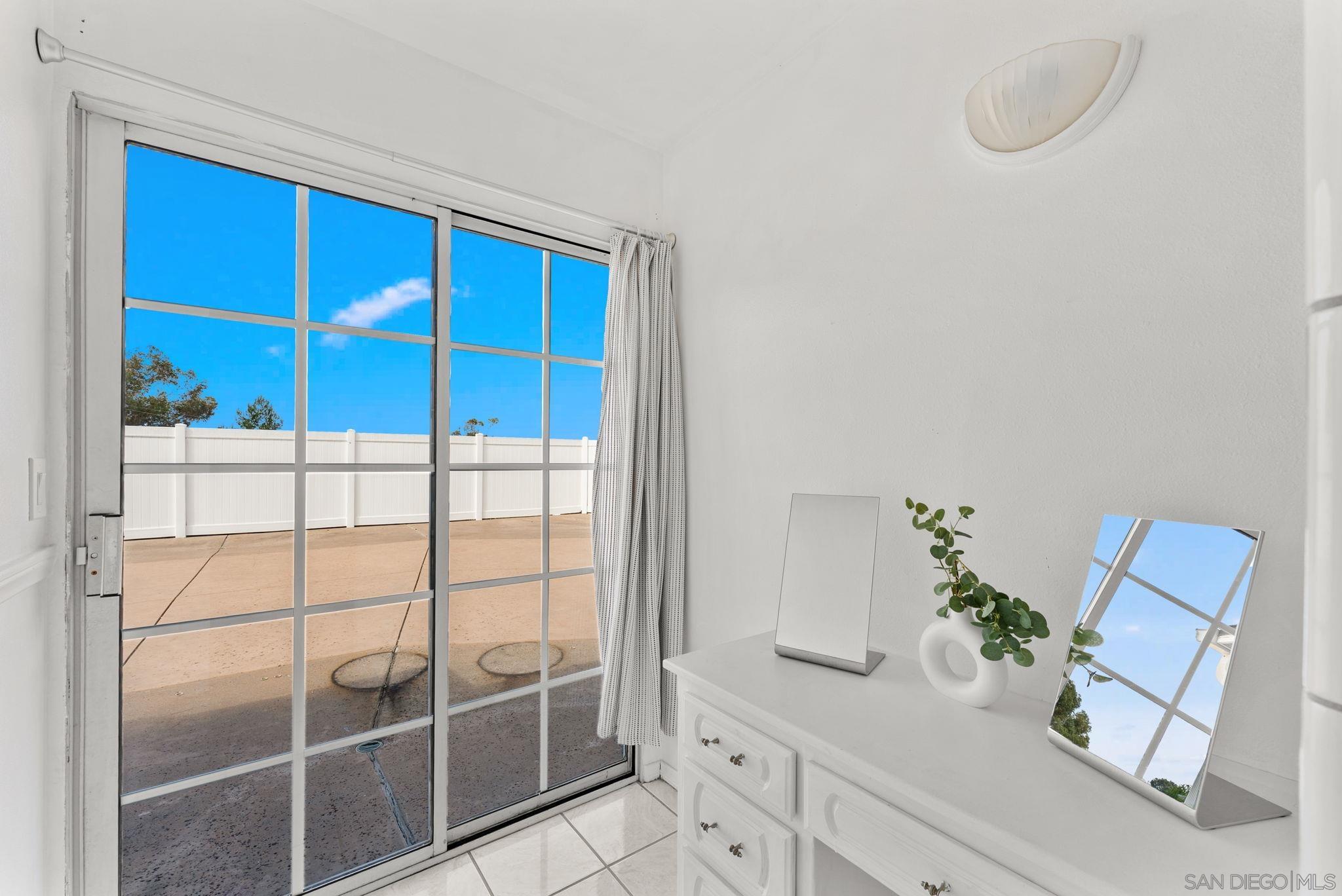 Detail Gallery Image 17 of 29 For 1305  Cornish Drive, Oceanside,  CA 92054 - 6 Beds | 3 Baths