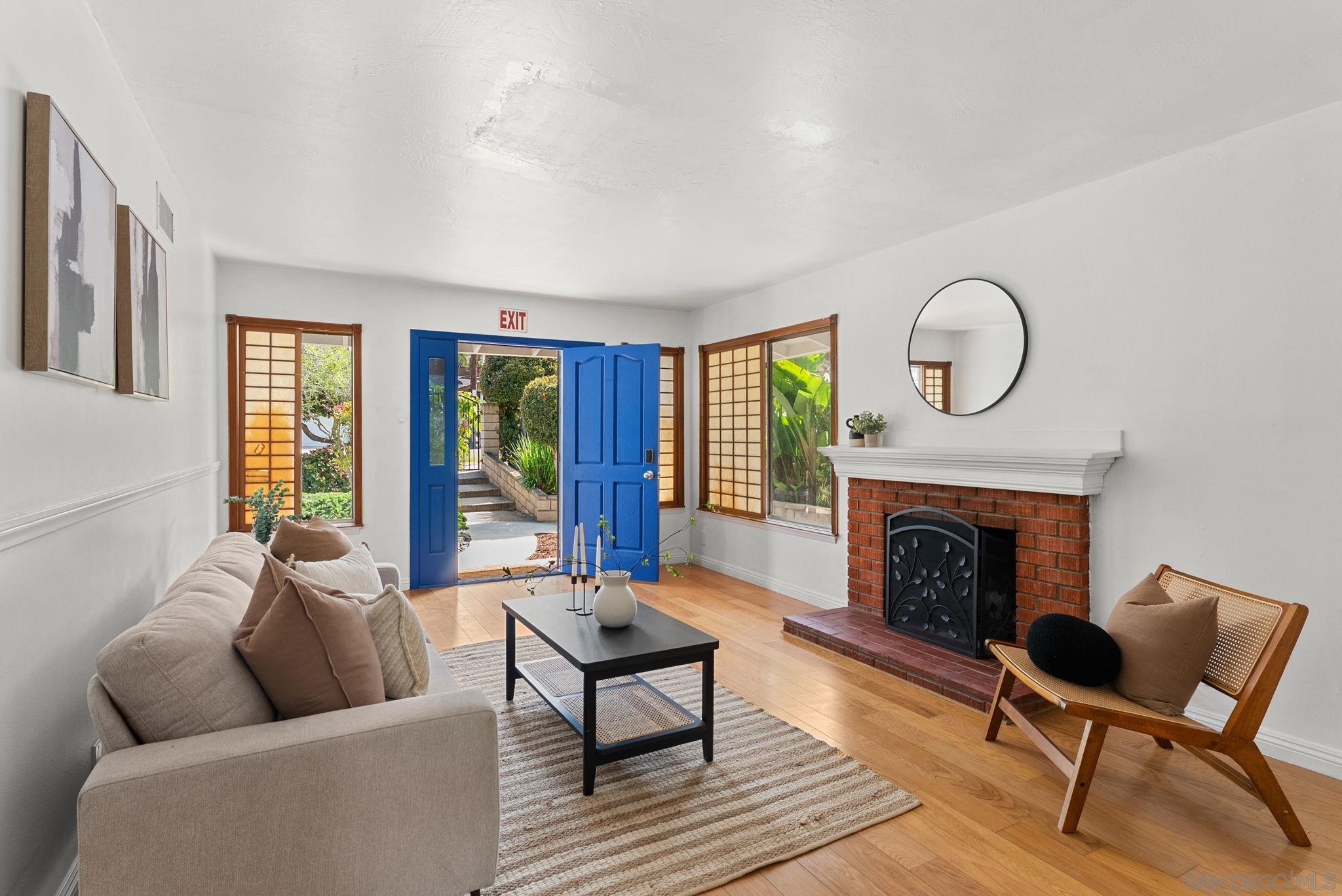 Detail Gallery Image 6 of 29 For 1305  Cornish Drive, Oceanside,  CA 92054 - 6 Beds | 3 Baths