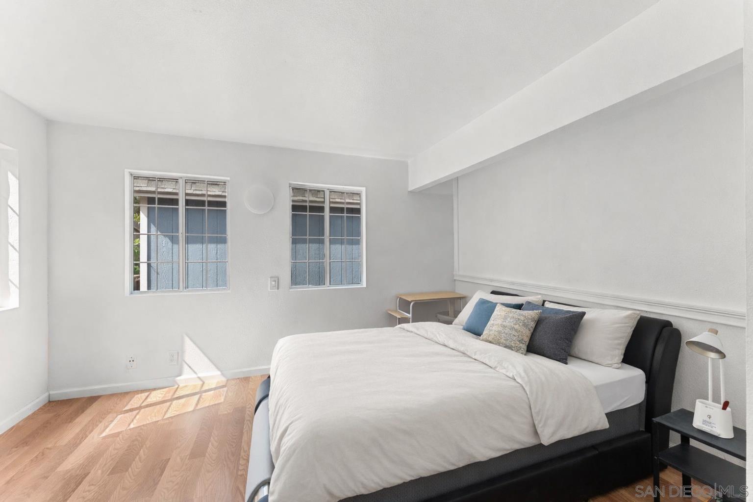 Detail Gallery Image 10 of 29 For 1305  Cornish Drive, Oceanside,  CA 92054 - 6 Beds | 3 Baths