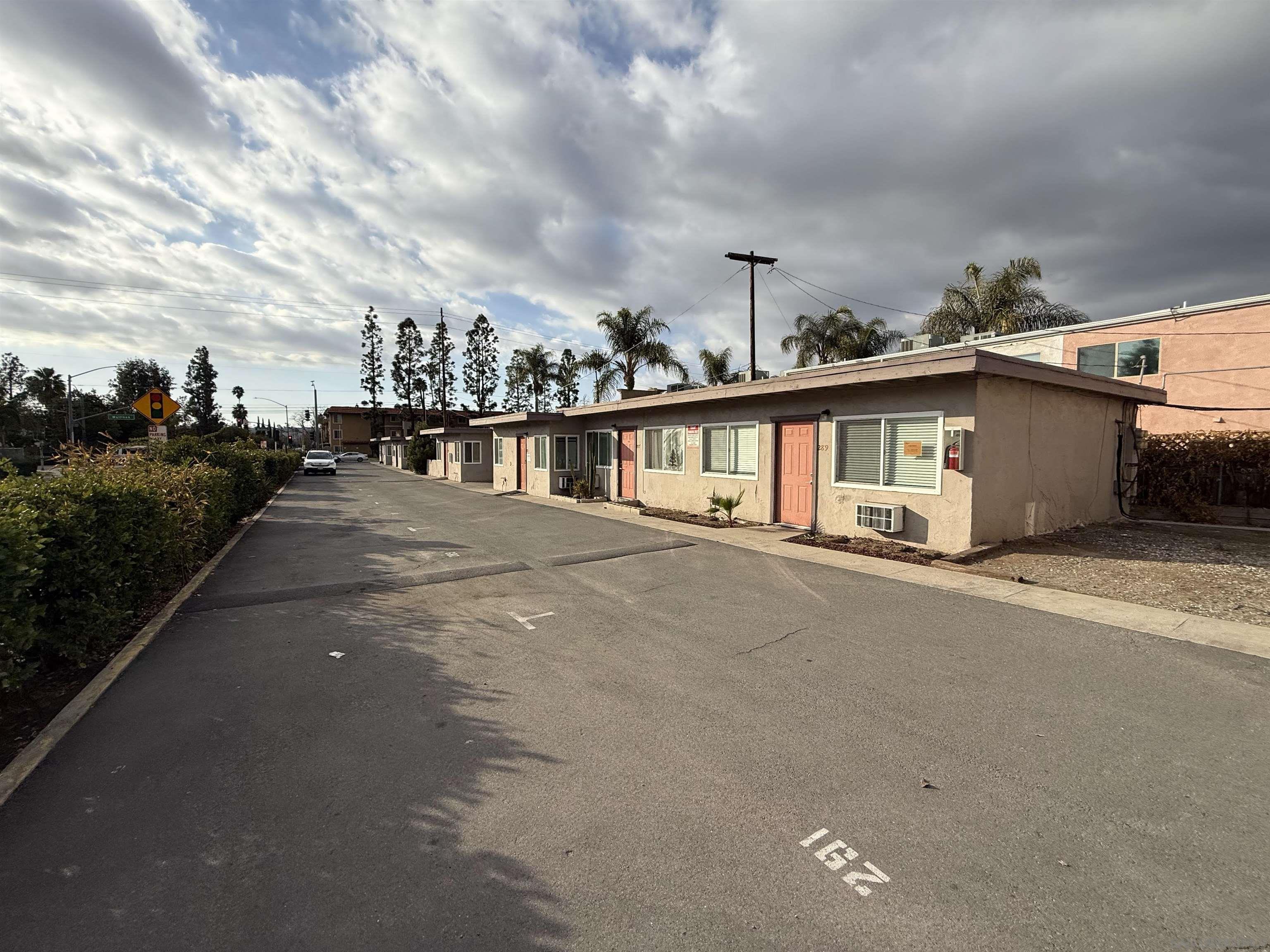 Detail Gallery Image 27 of 30 For 279 S Mollison Ave, El Cajon,  CA 92020 - 1 Beds | 1 Baths