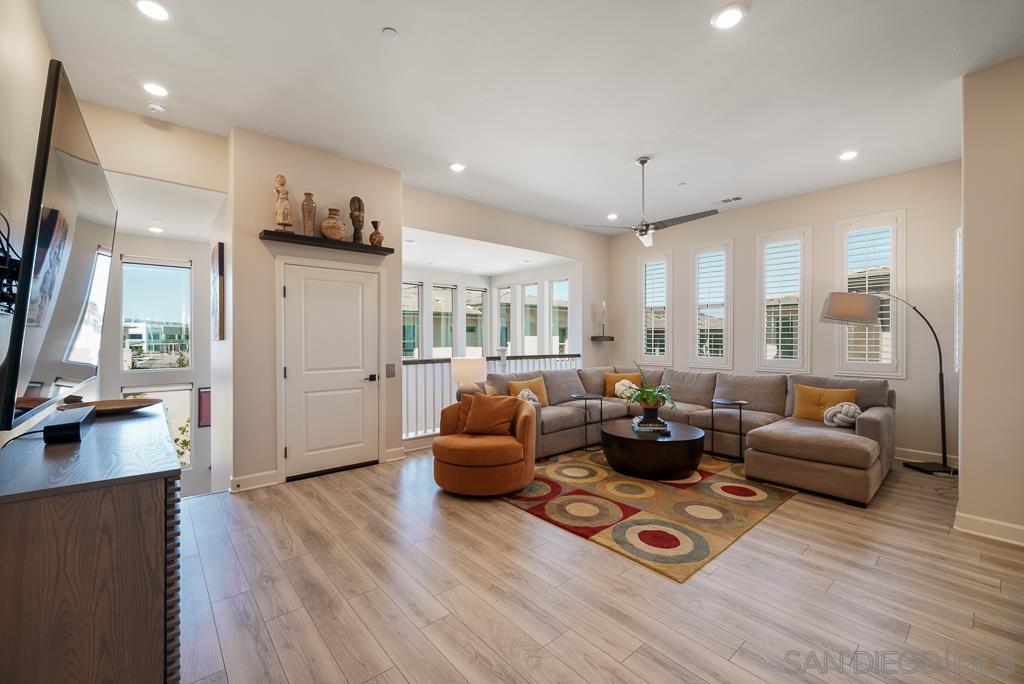 Detail Gallery Image 13 of 63 For 16750  Coyote Bush Drive  #36,  San Diego,  CA 92127 - 3 Beds | 2/1 Baths