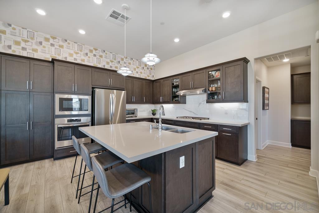 Detail Gallery Image 17 of 63 For 16750  Coyote Bush Drive  #36,  San Diego,  CA 92127 - 3 Beds | 2/1 Baths