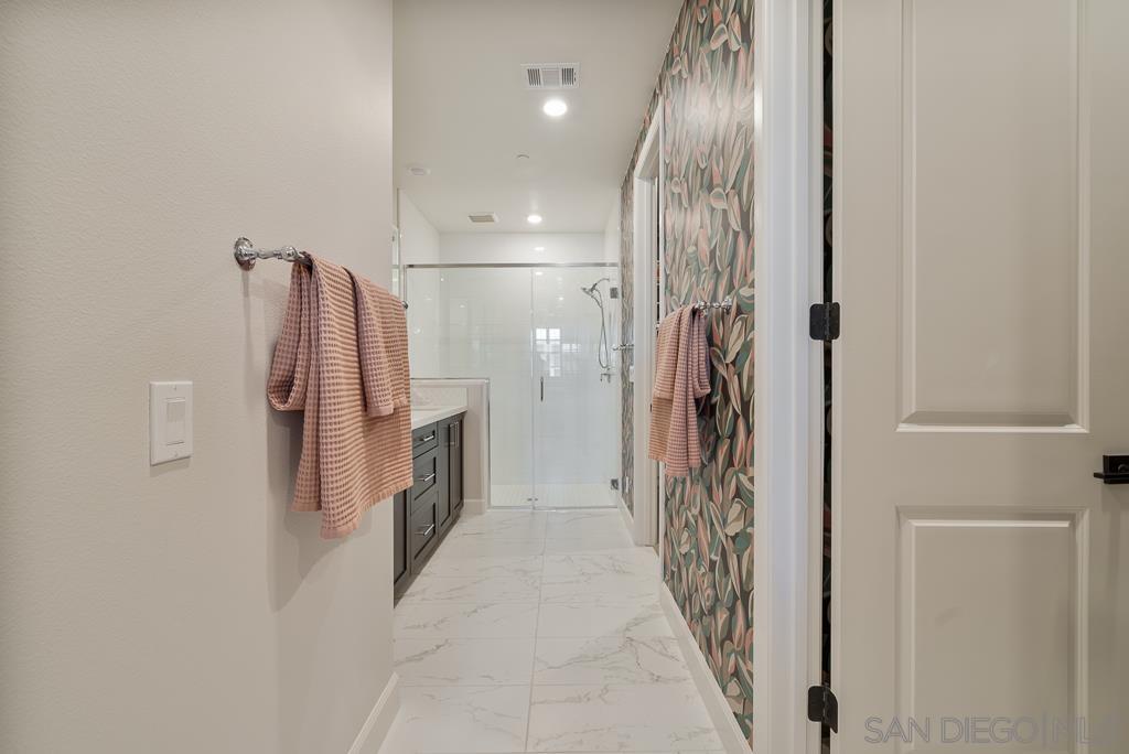 Detail Gallery Image 33 of 63 For 16750  Coyote Bush Drive  #36,  San Diego,  CA 92127 - 3 Beds | 2/1 Baths