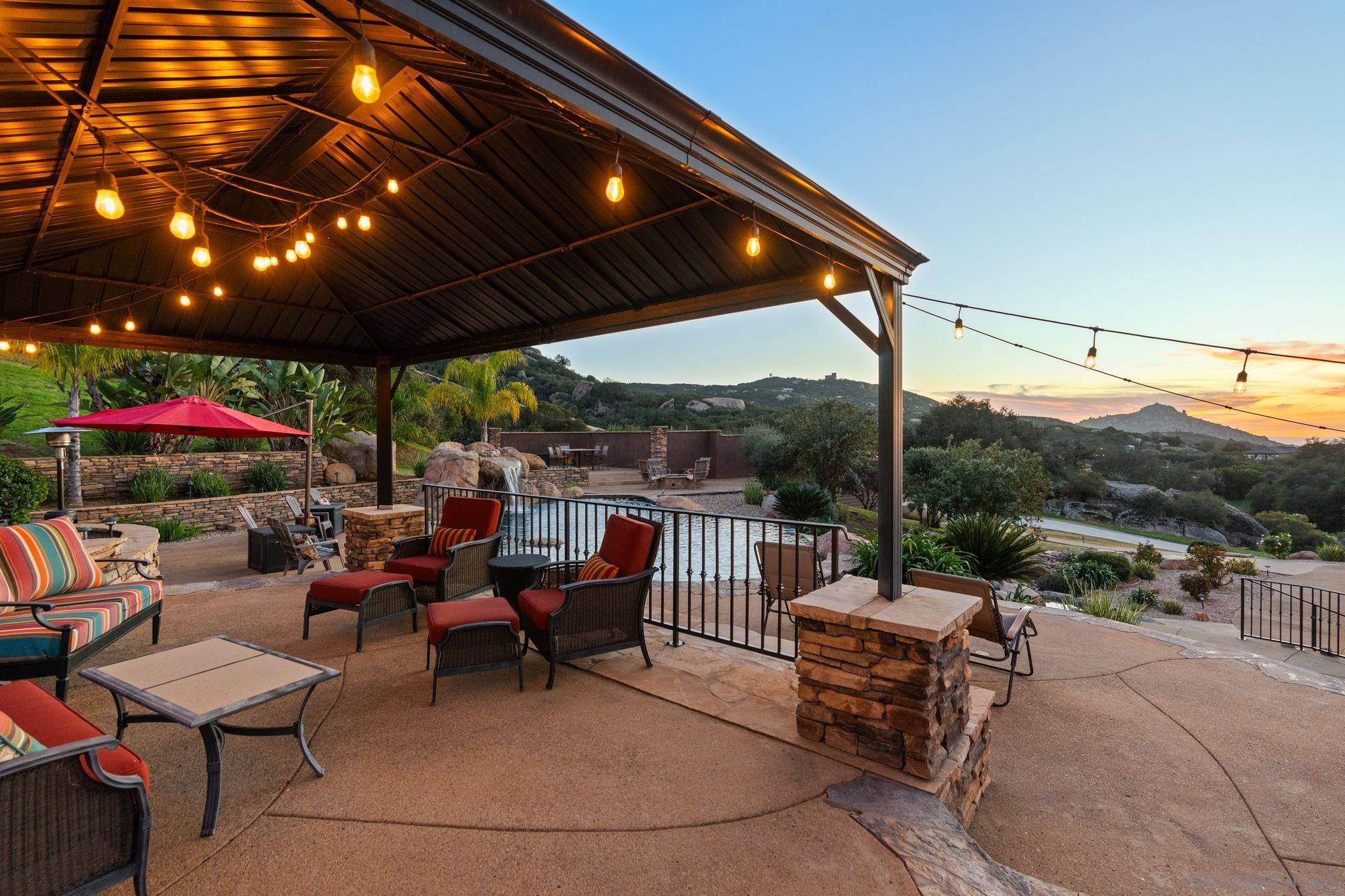Detail Gallery Image 8 of 75 For 19491  Deerhorn Valley, Jamul,  CA 91935 - 3 Beds | 3/1 Baths