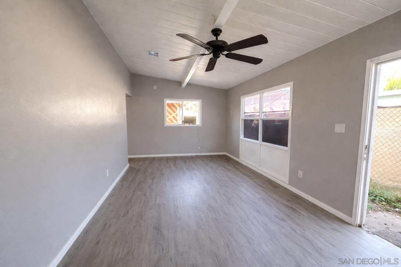 Detail Gallery Image 2 of 4 For 1130 E Grand Ave, Escondido,  CA 92025 - 2 Beds | 1 Baths