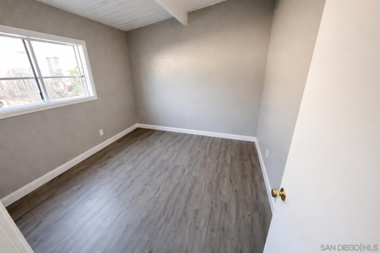 Detail Gallery Image 3 of 4 For 1130 E Grand Ave, Escondido,  CA 92025 - 2 Beds | 1 Baths