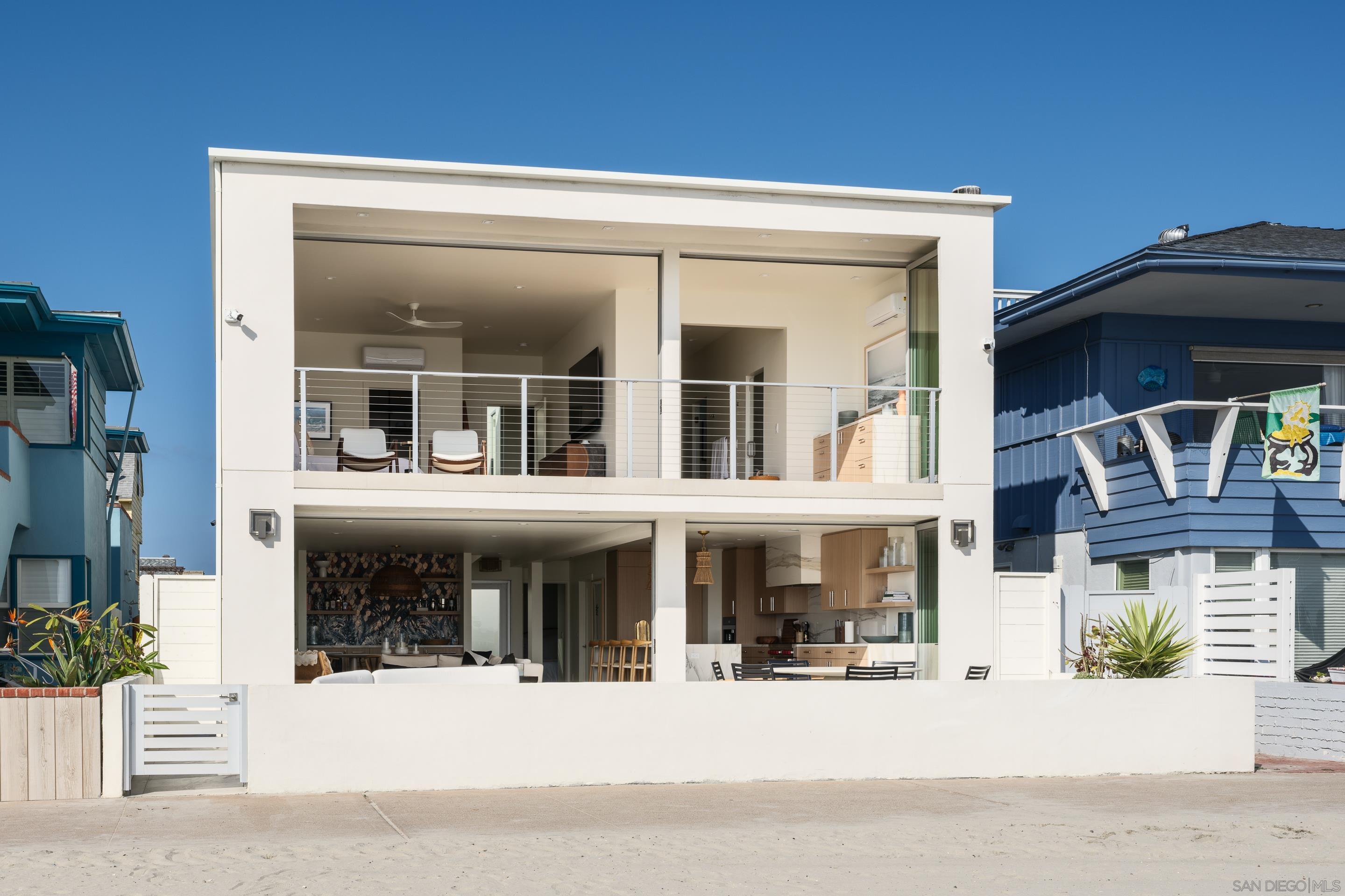 Detail Gallery Image 19 of 72 For 2841  Bayside Walk, San Diego,  CA 92109 - 4 Beds | 4 Baths