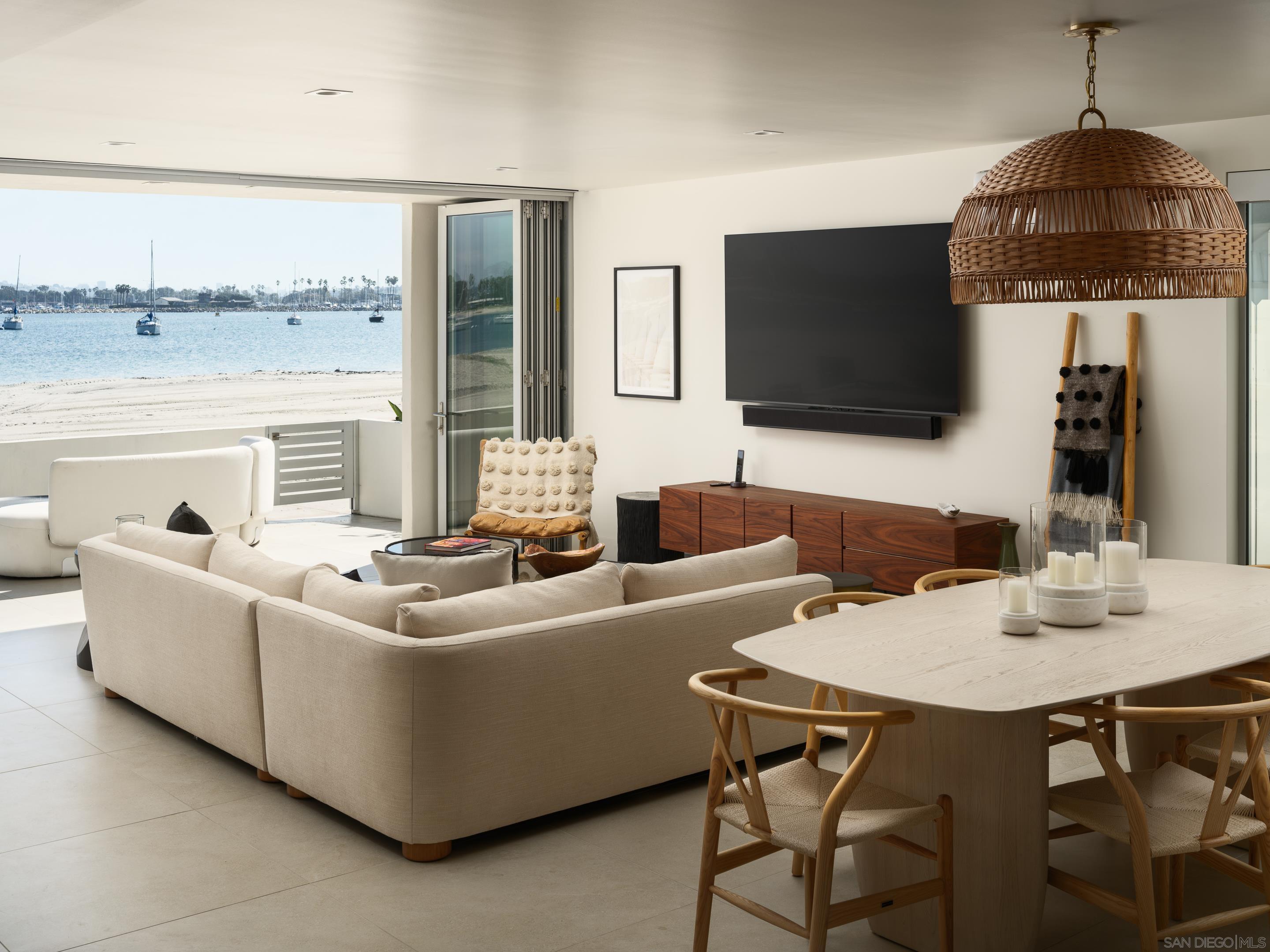 Detail Gallery Image 24 of 72 For 2841  Bayside Walk, San Diego,  CA 92109 - 4 Beds | 4 Baths