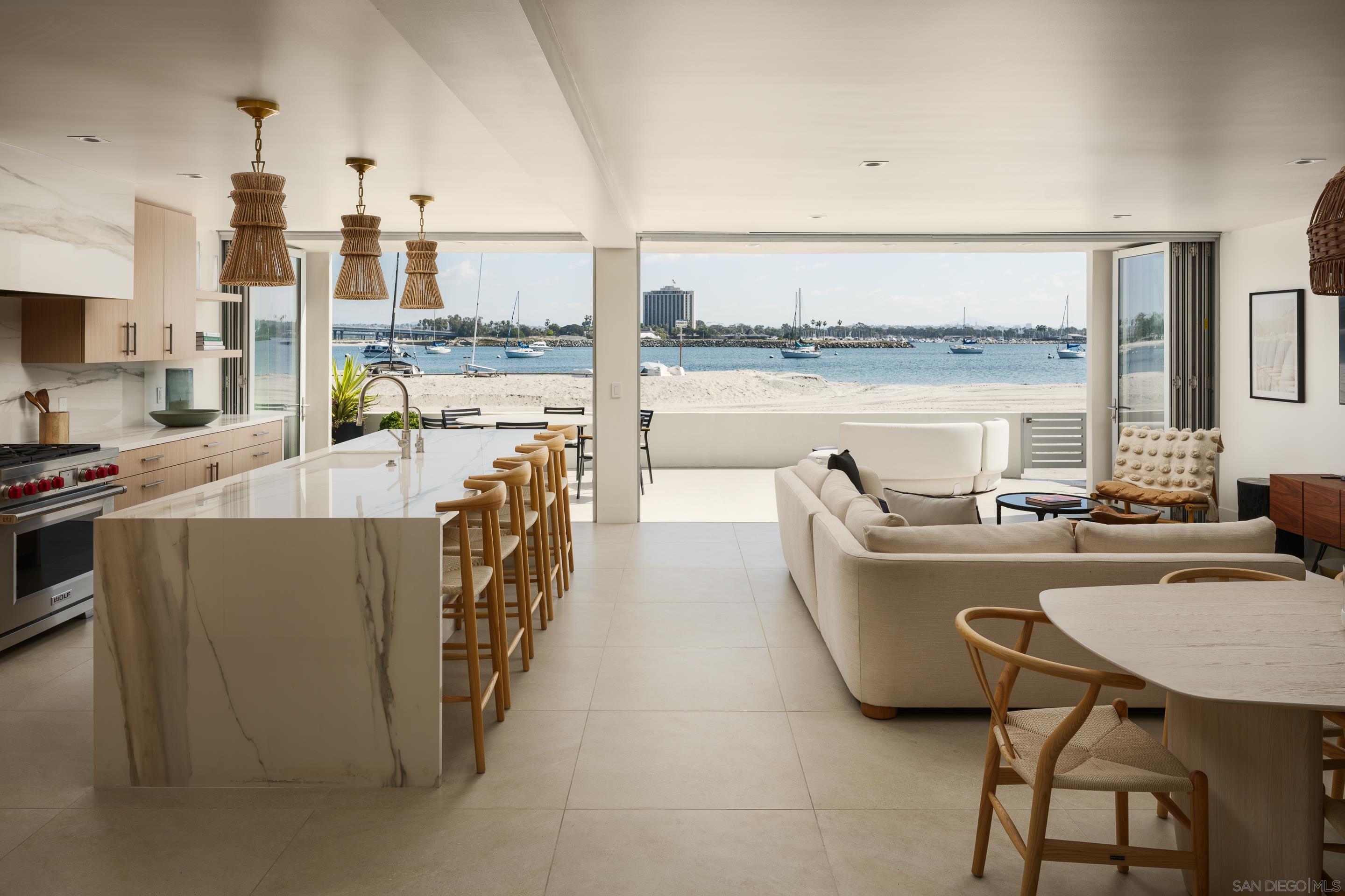 Detail Gallery Image 28 of 72 For 2841  Bayside Walk, San Diego,  CA 92109 - 4 Beds | 4 Baths