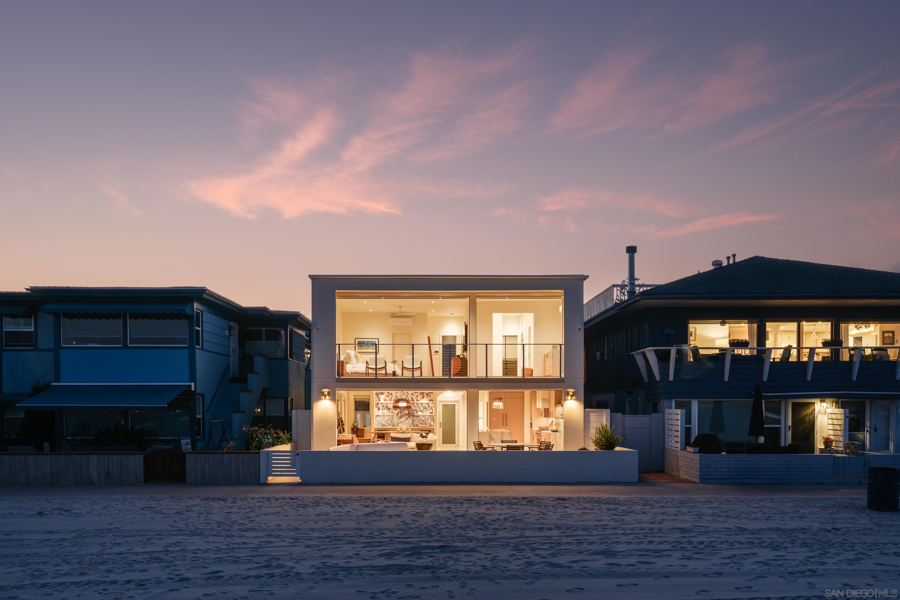 Detail Gallery Image 4 of 72 For 2841  Bayside Walk, San Diego,  CA 92109 - 4 Beds | 4 Baths