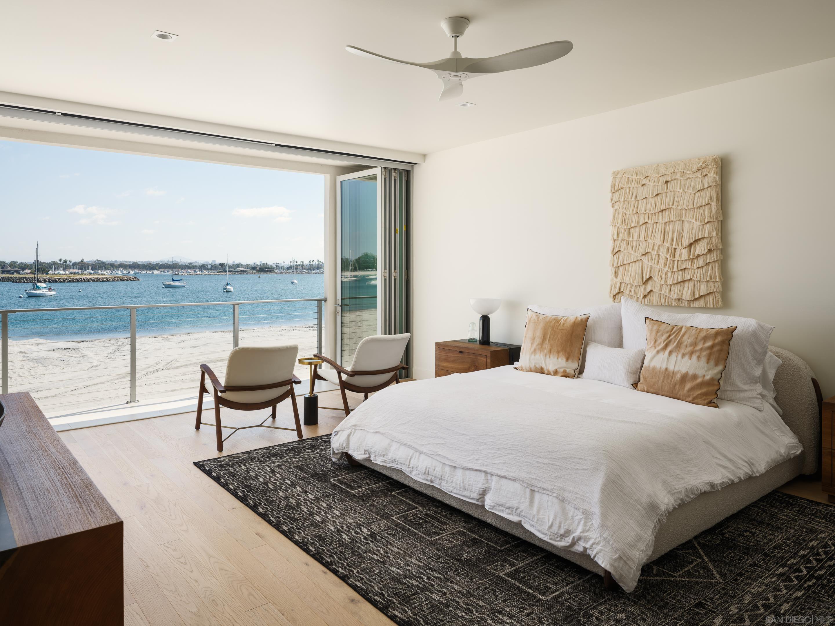 Detail Gallery Image 32 of 72 For 2841  Bayside Walk, San Diego,  CA 92109 - 4 Beds | 4 Baths