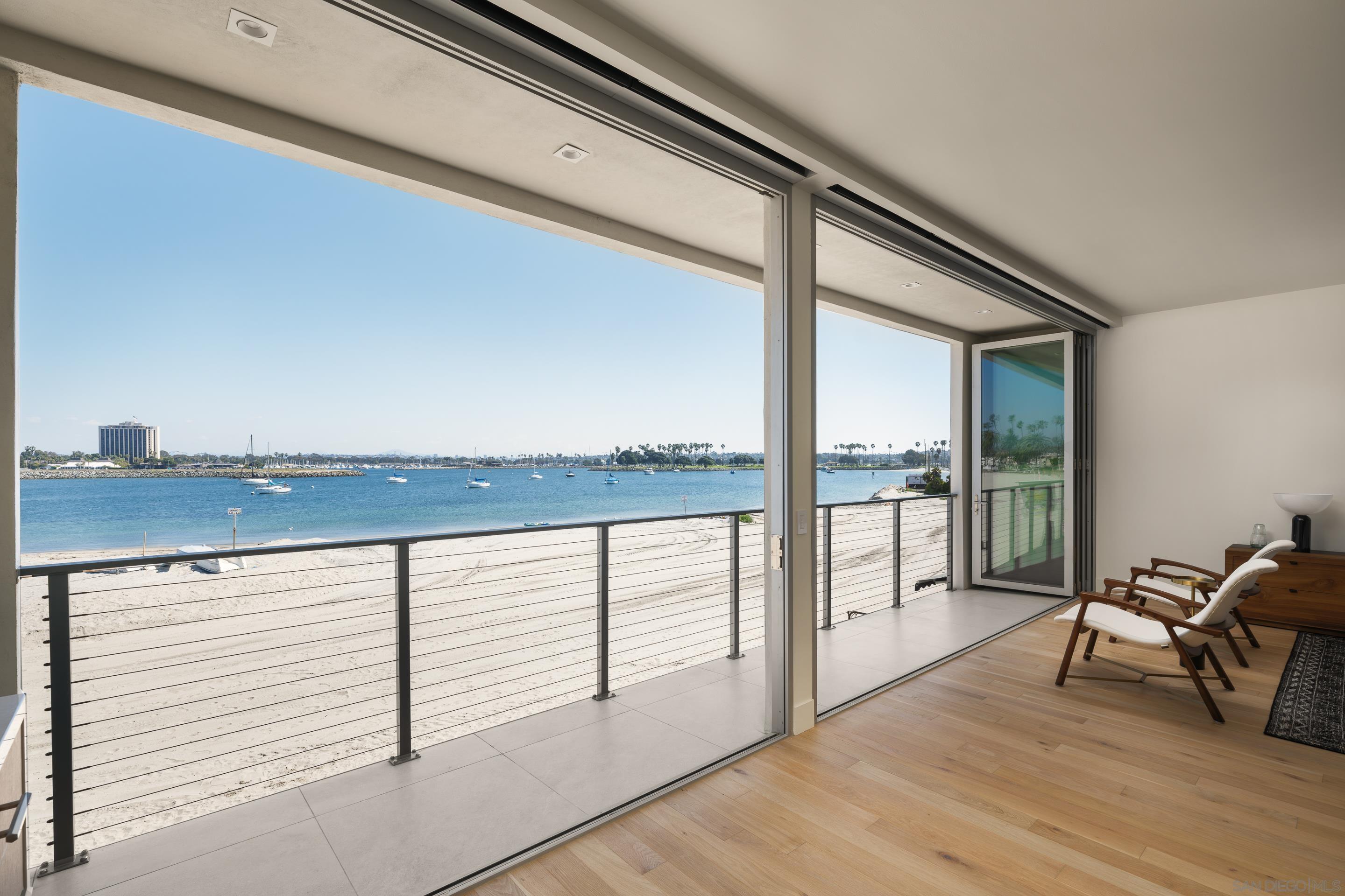 Detail Gallery Image 36 of 72 For 2841  Bayside Walk, San Diego,  CA 92109 - 4 Beds | 4 Baths