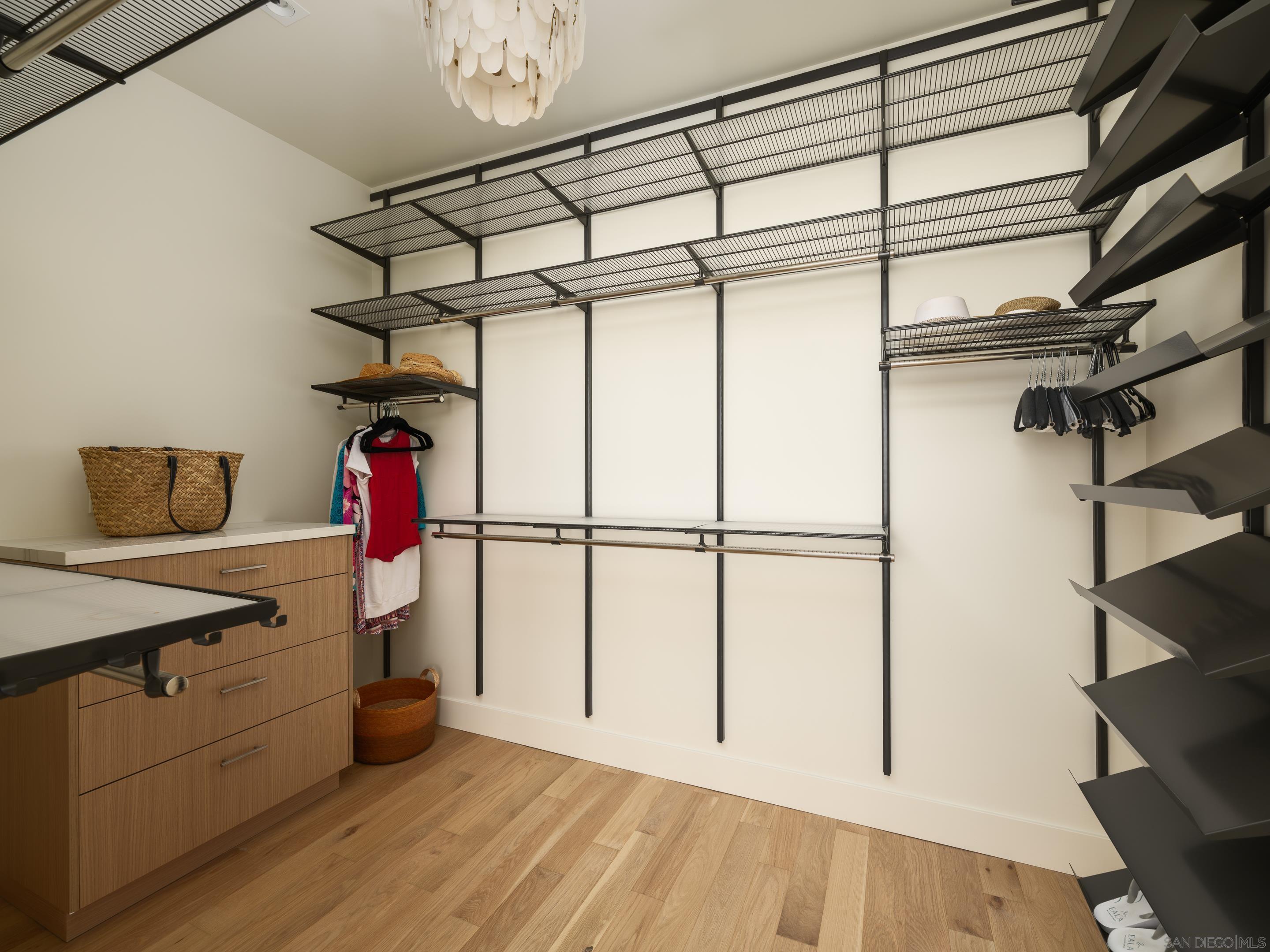 Detail Gallery Image 40 of 72 For 2841  Bayside Walk, San Diego,  CA 92109 - 4 Beds | 4 Baths