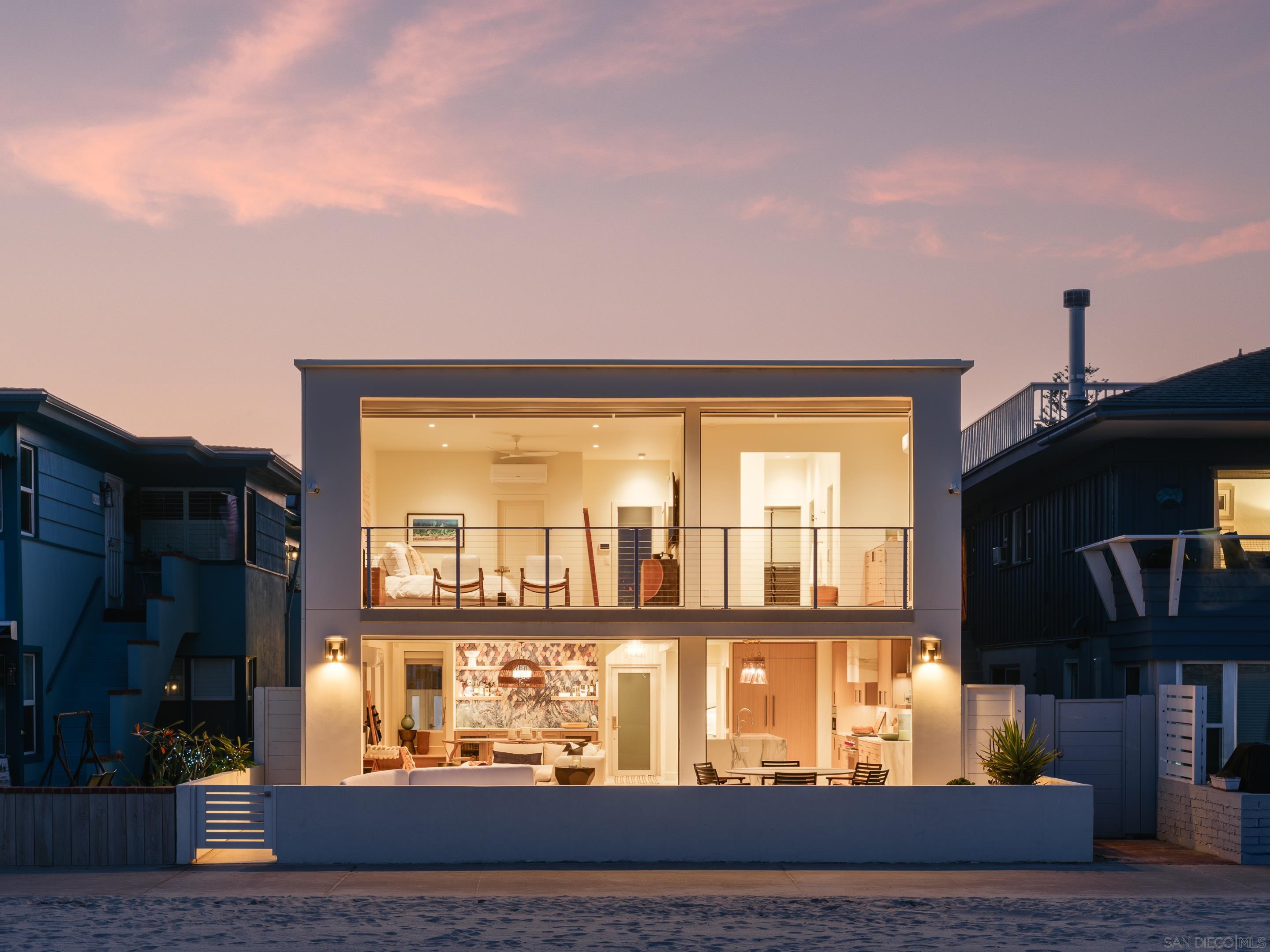 Detail Gallery Image 5 of 72 For 2841  Bayside Walk, San Diego,  CA 92109 - 4 Beds | 4 Baths