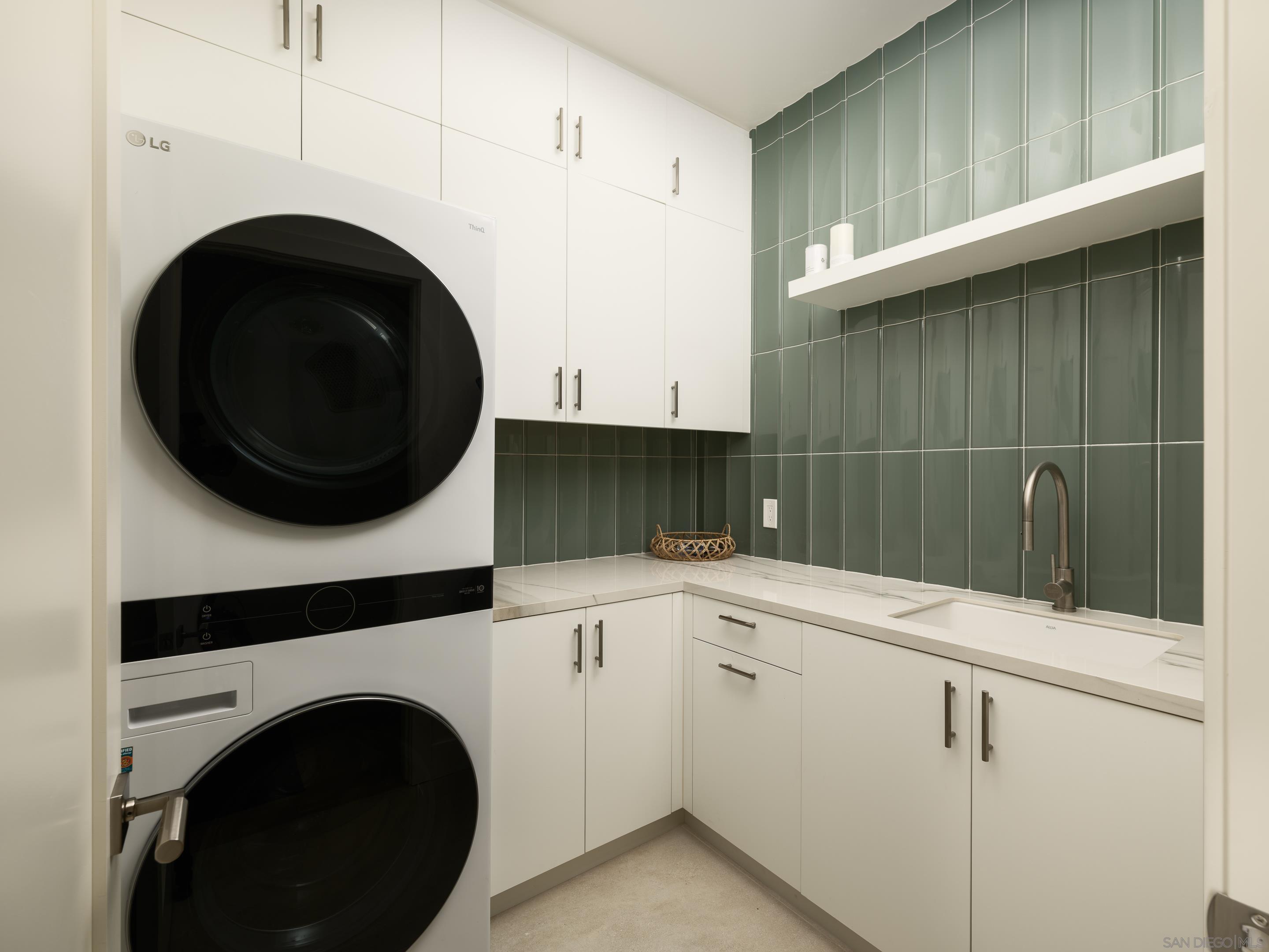 Detail Gallery Image 43 of 72 For 2841  Bayside Walk, San Diego,  CA 92109 - 4 Beds | 4 Baths