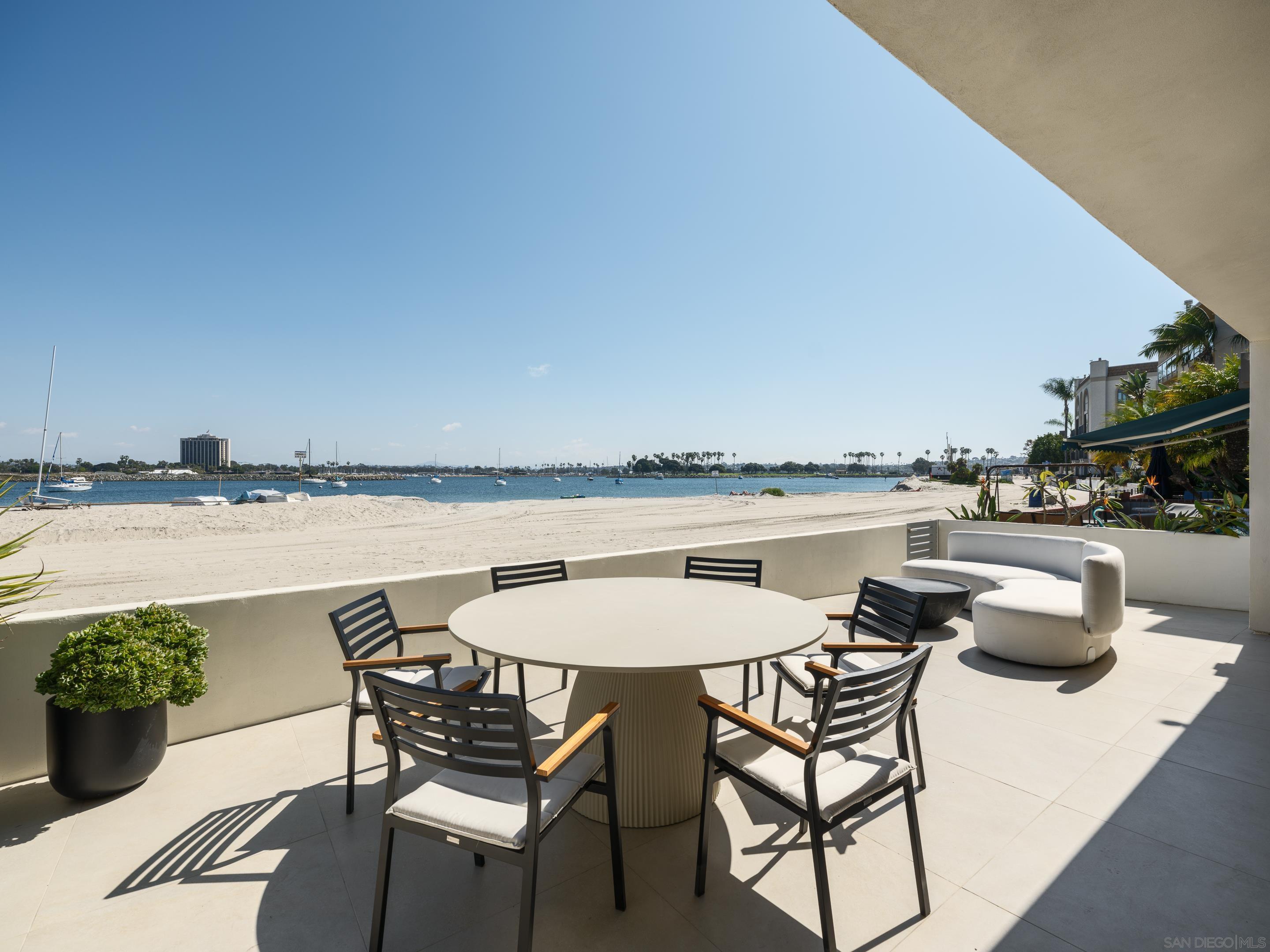 Detail Gallery Image 60 of 72 For 2841  Bayside Walk, San Diego,  CA 92109 - 4 Beds | 4 Baths