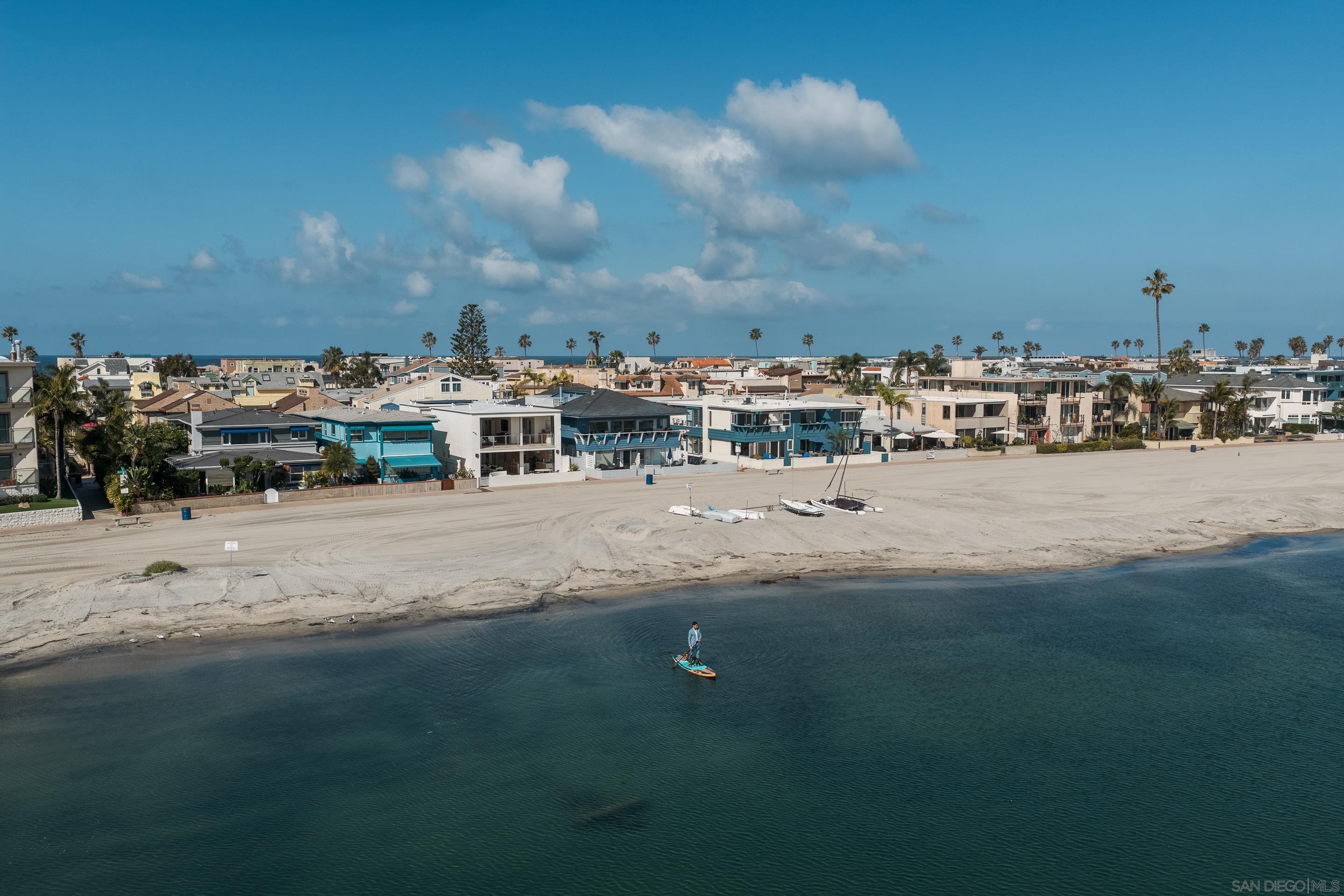 Detail Gallery Image 70 of 72 For 2841  Bayside Walk, San Diego,  CA 92109 - 4 Beds | 4 Baths
