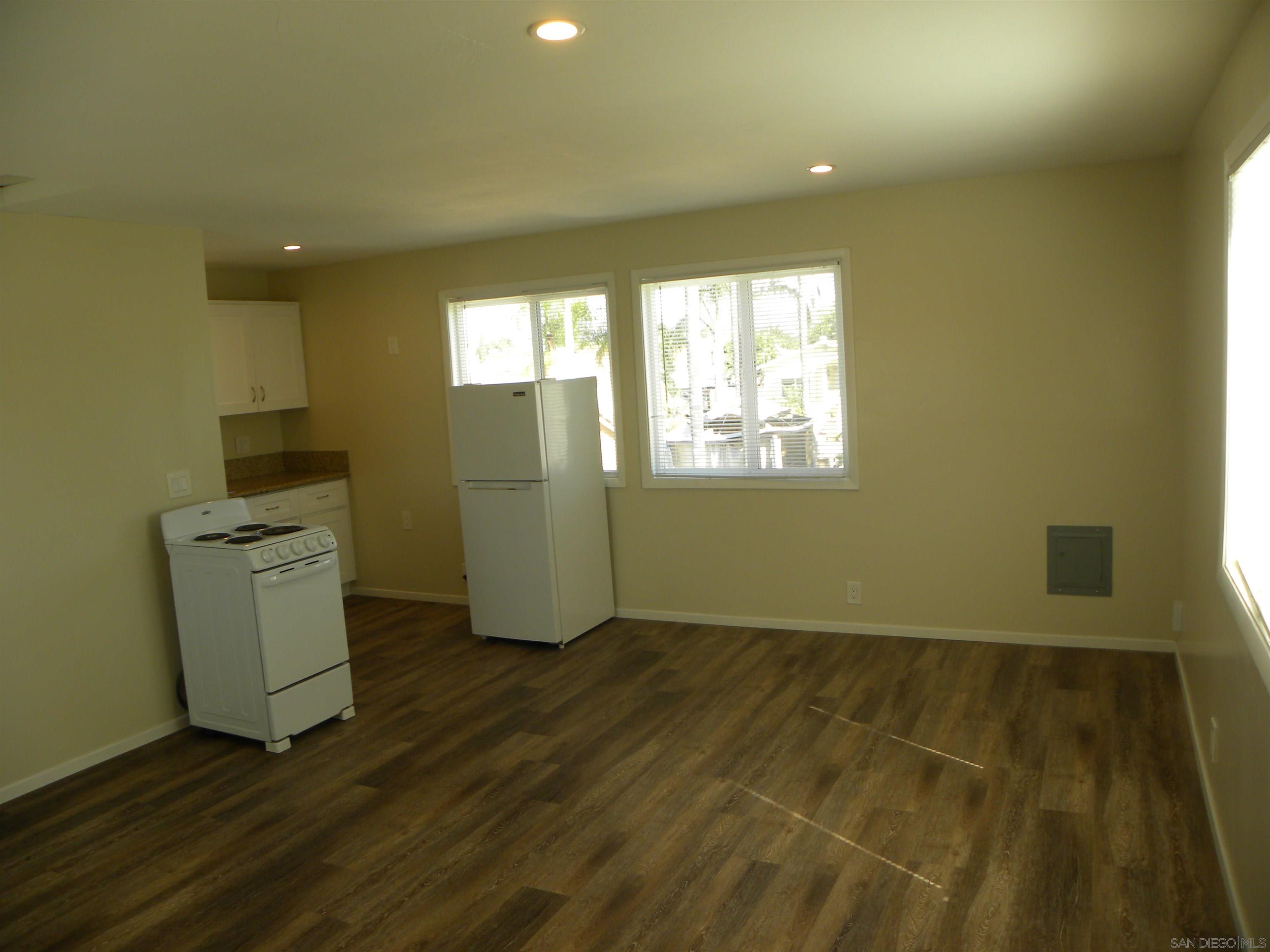 Detail Gallery Image 6 of 13 For 652 S Orange Ave, El Cajon,  CA 92020 - 3 Beds | 2 Baths