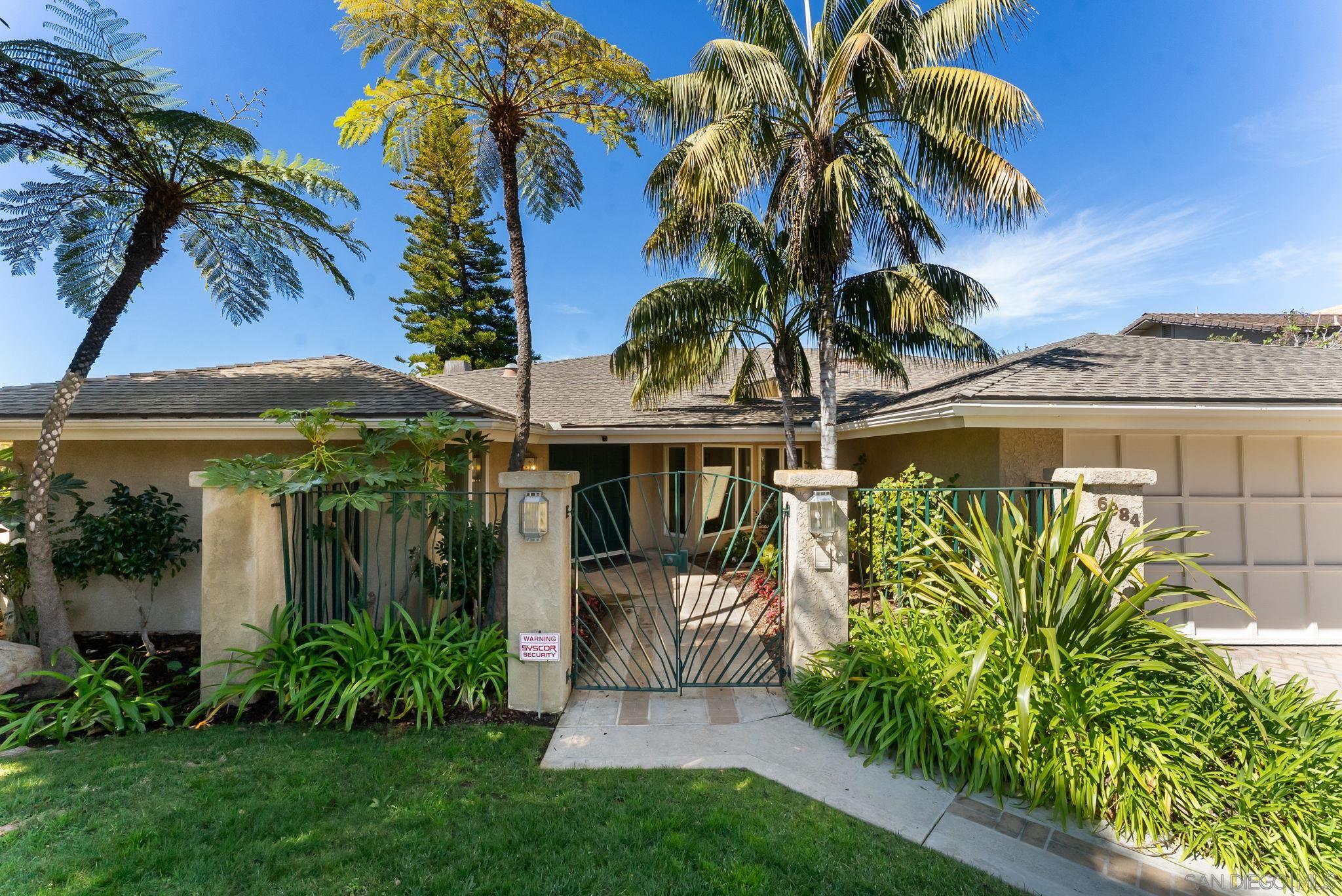 Detail Gallery Image 2 of 29 For 6984  via Estrada, La Jolla,  CA 92037 - 4 Beds | 4 Baths