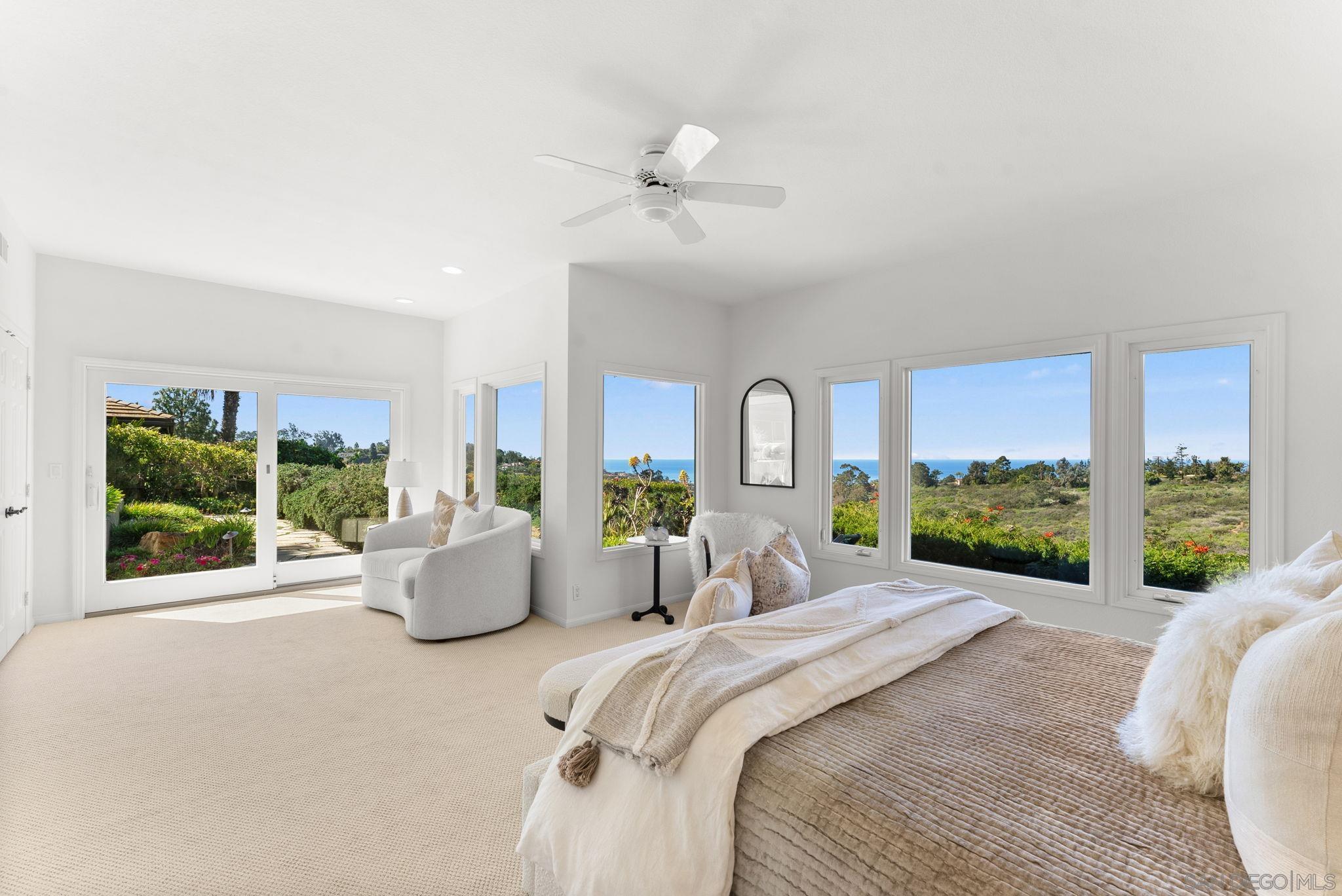 Detail Gallery Image 12 of 29 For 6984  via Estrada, La Jolla,  CA 92037 - 4 Beds | 4 Baths