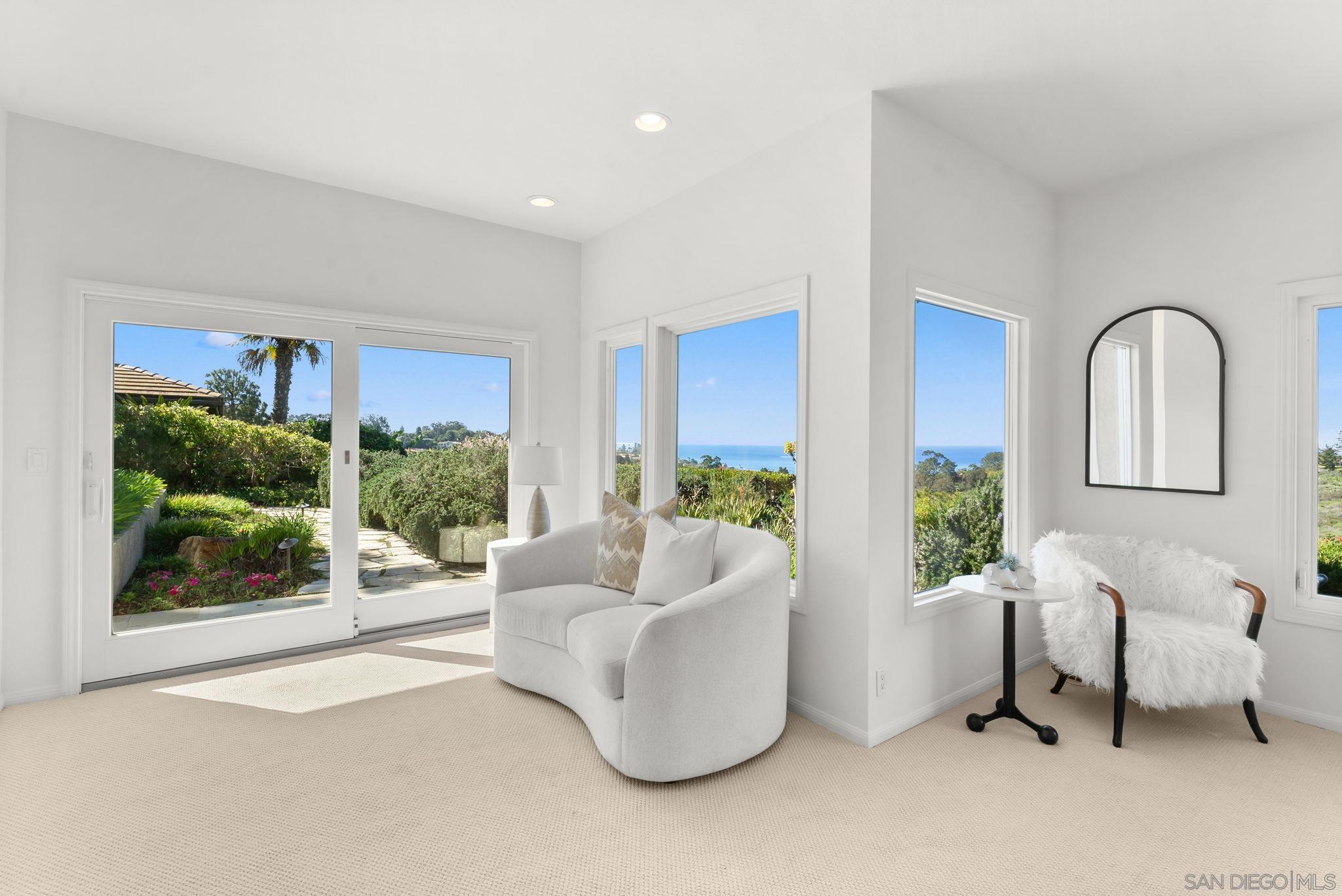 Detail Gallery Image 13 of 29 For 6984  via Estrada, La Jolla,  CA 92037 - 4 Beds | 4 Baths