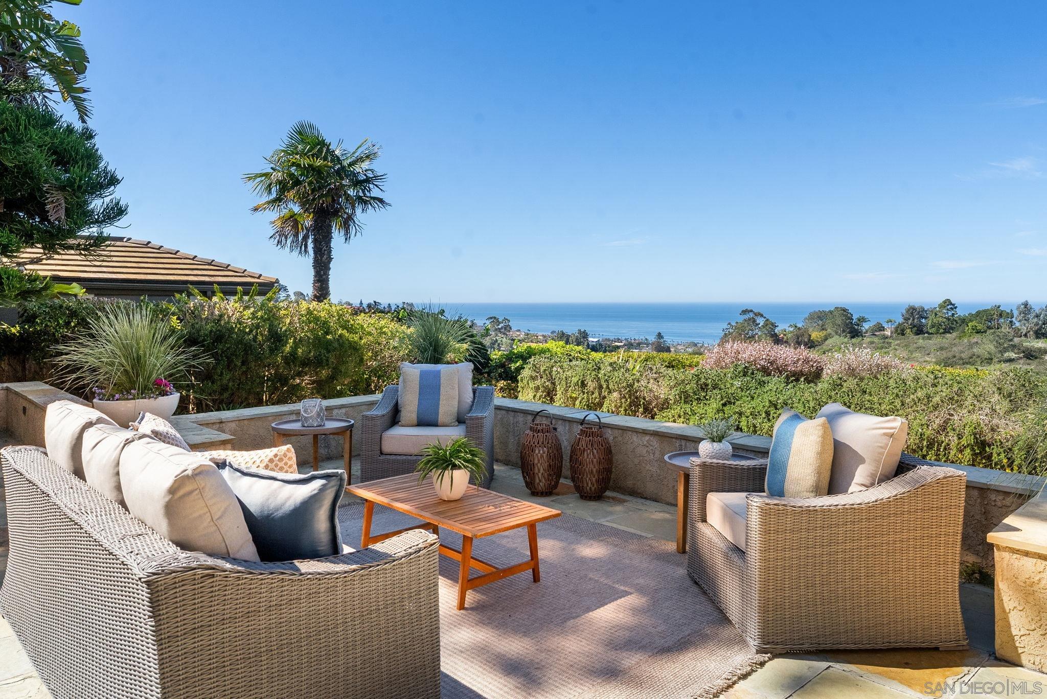 Detail Gallery Image 16 of 29 For 6984  via Estrada, La Jolla,  CA 92037 - 4 Beds | 4 Baths