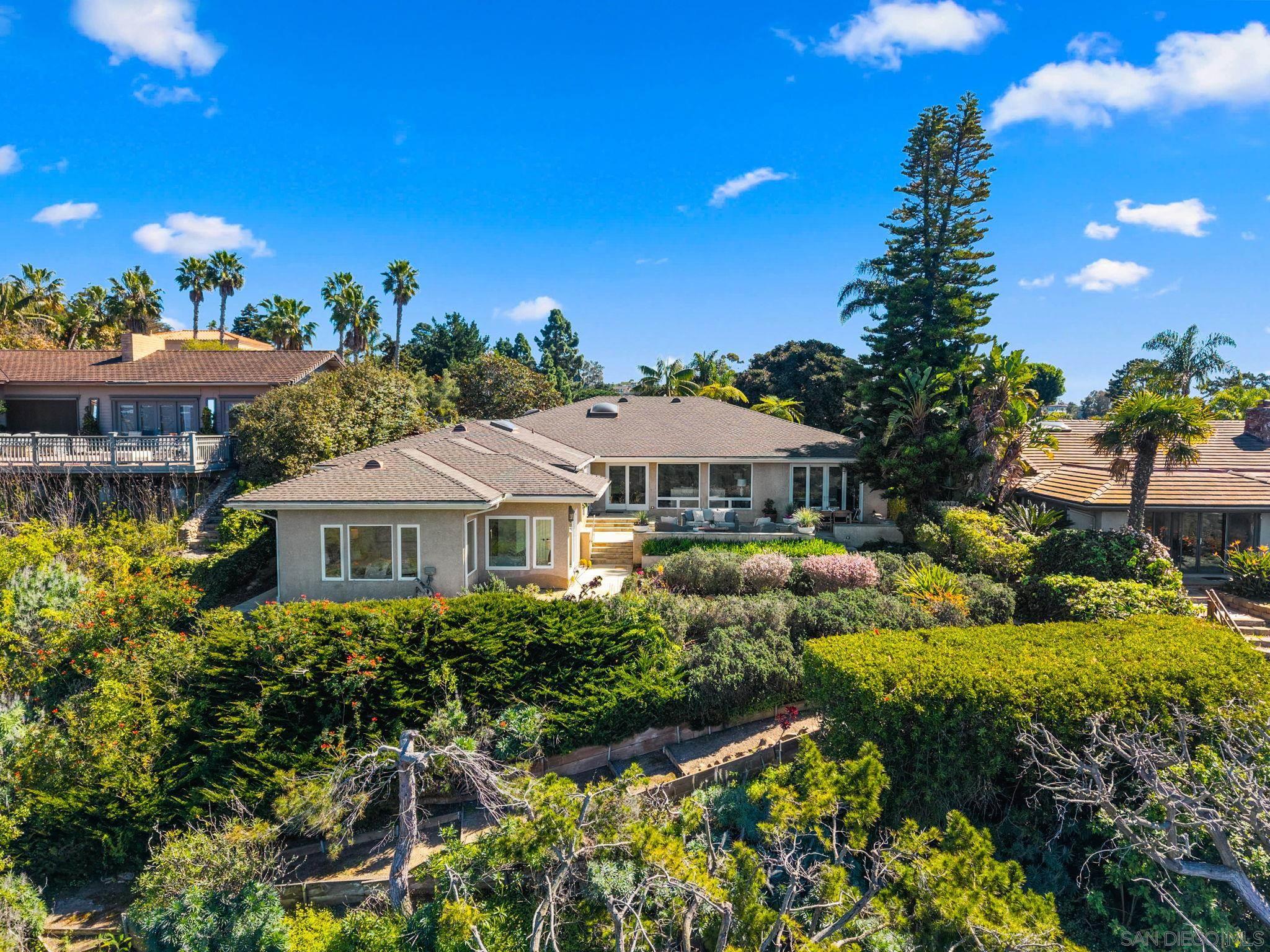 Detail Gallery Image 19 of 29 For 6984  via Estrada, La Jolla,  CA 92037 - 4 Beds | 4 Baths