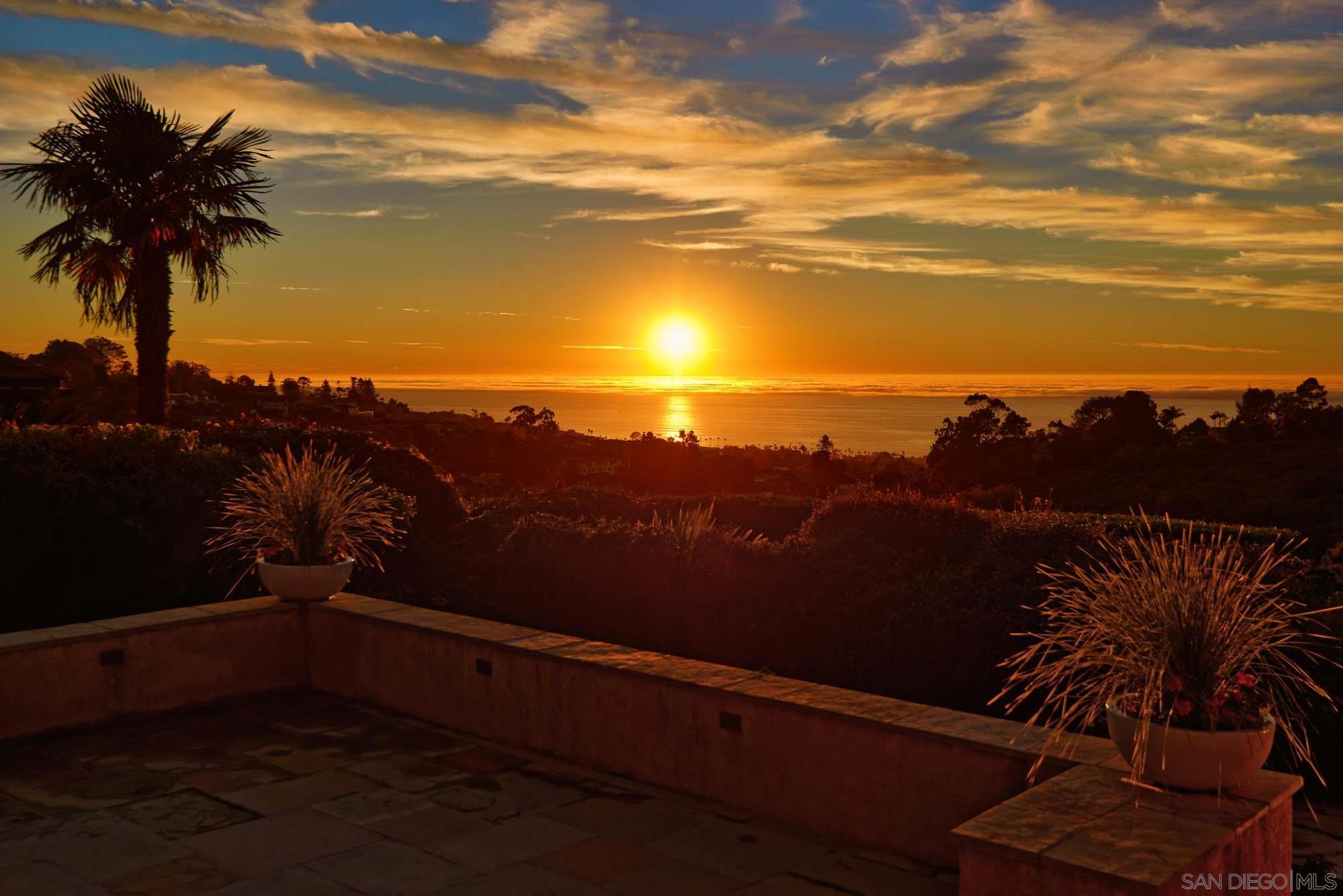 Detail Gallery Image 27 of 29 For 6984  via Estrada, La Jolla,  CA 92037 - 4 Beds | 4 Baths