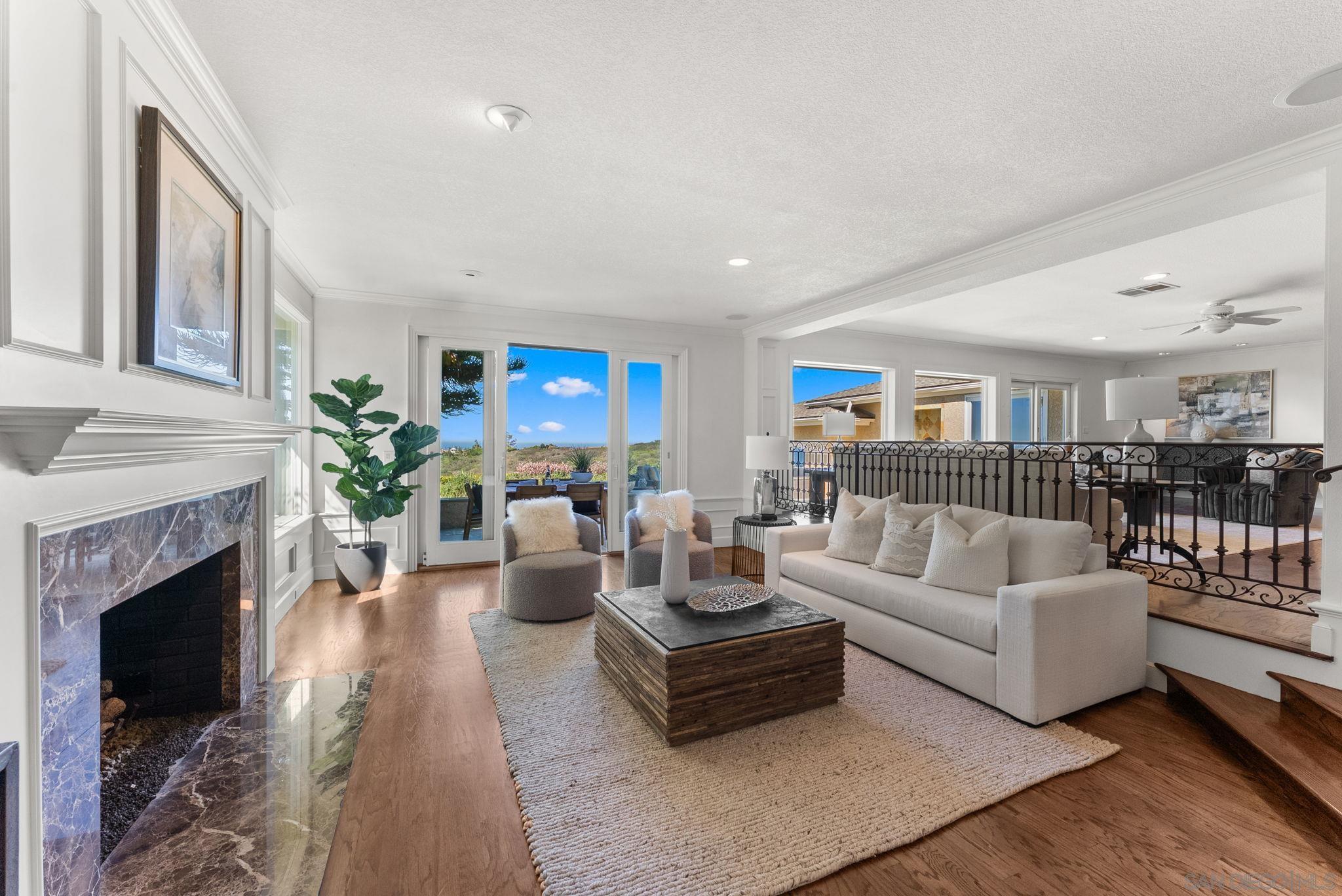 Detail Gallery Image 4 of 29 For 6984  via Estrada, La Jolla,  CA 92037 - 4 Beds | 4 Baths