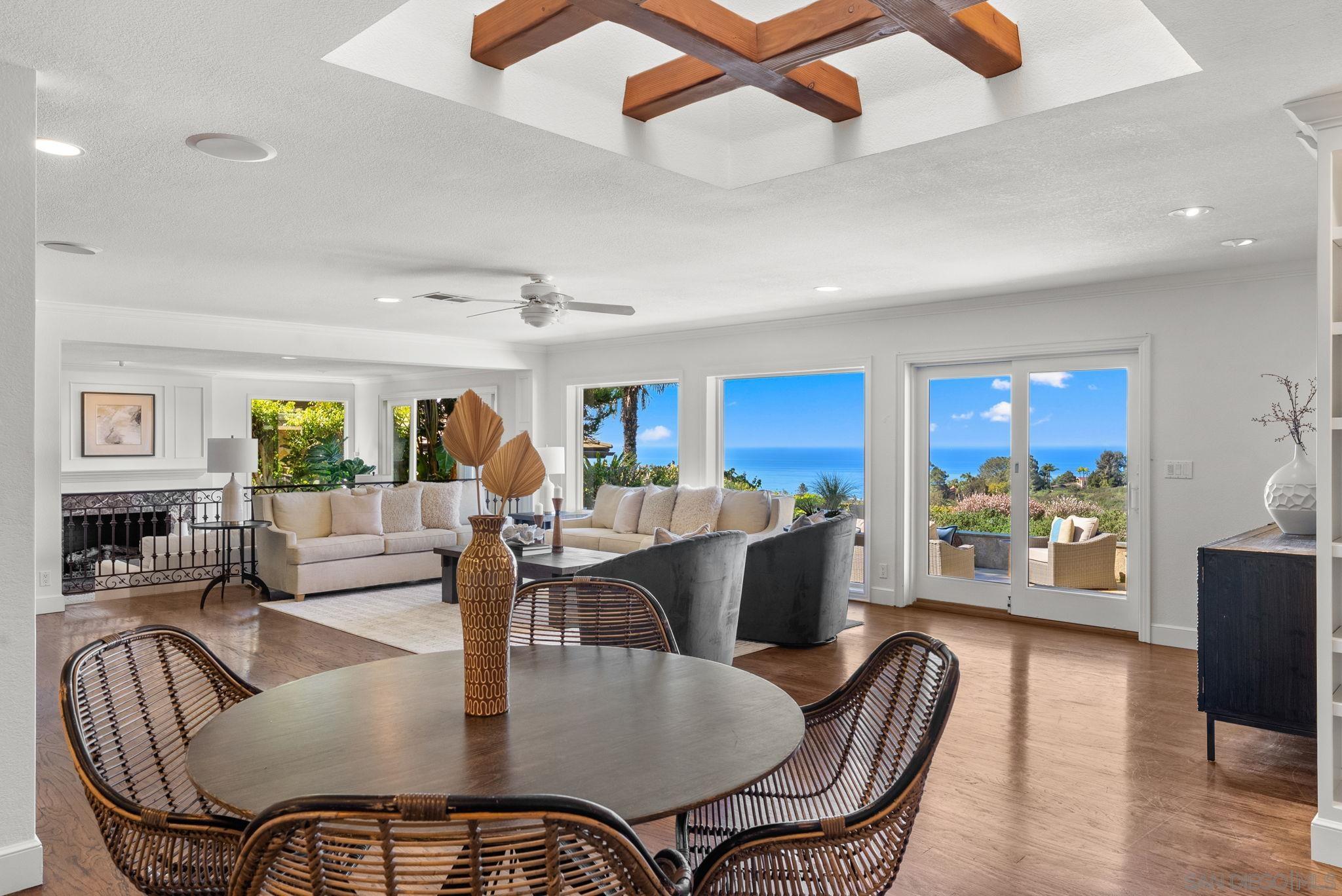 Detail Gallery Image 8 of 29 For 6984  via Estrada, La Jolla,  CA 92037 - 4 Beds | 4 Baths