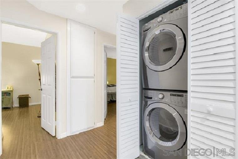 Detail Gallery Image 2 of 5 For 1652  Reed  #1,  San Diego,  CA 92109 - 3 Beds | 2 Baths