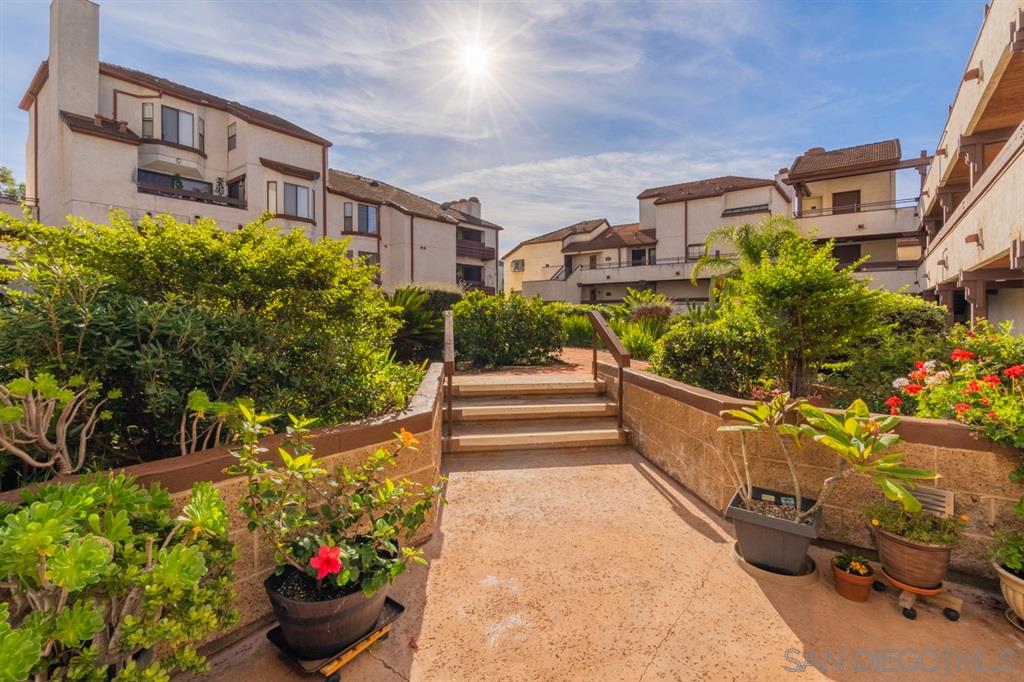 Front Image Thumbnail for SD260005696