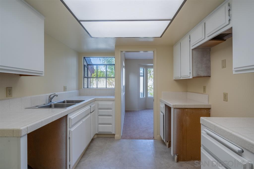 Detail Gallery Image 5 of 25 For 376  Center St  #220,  Chula Vista,  CA 91910 - 2 Beds | 2 Baths