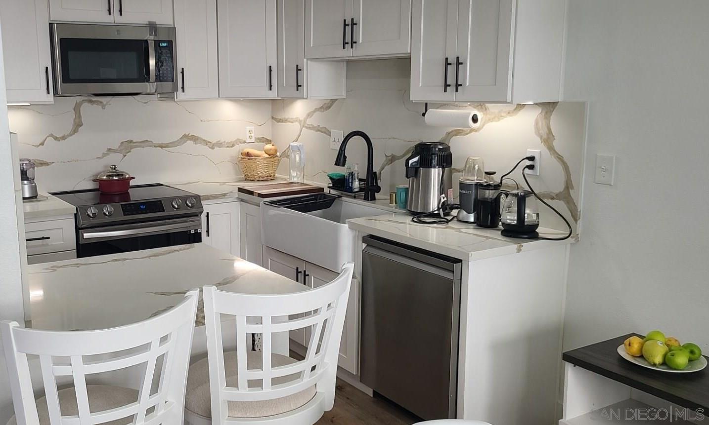 Detail Gallery Image 4 of 18 For 546  via De La Valle  F, Solana Beach,  CA 92075 - 1 Beds | 1 Baths