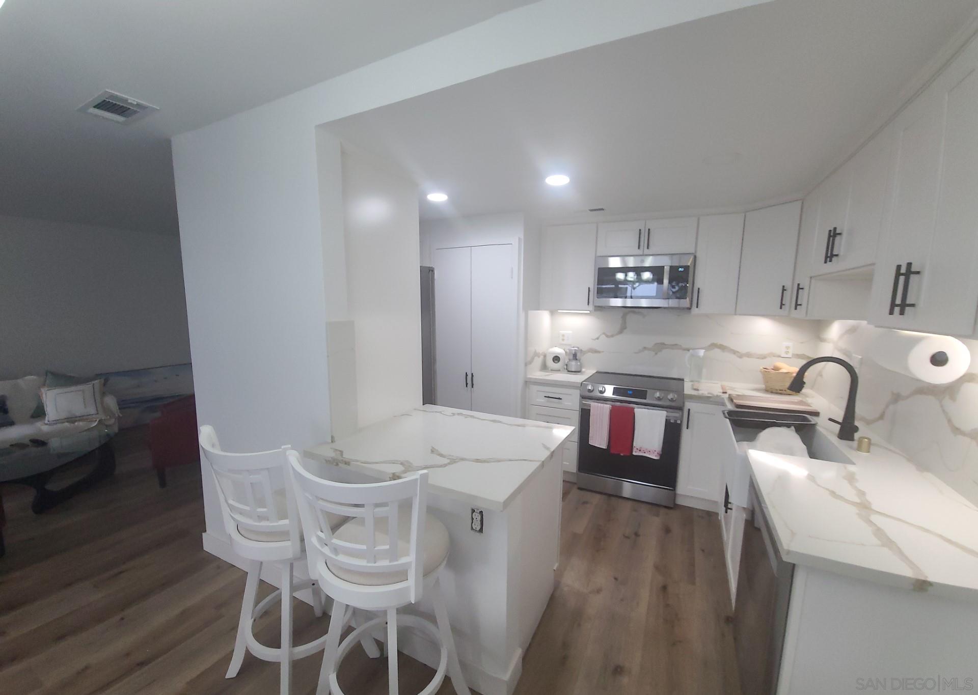 Detail Gallery Image 10 of 19 For 546  via De La Valle  F, Solana Beach,  CA 92075 - 1 Beds | 1 Baths