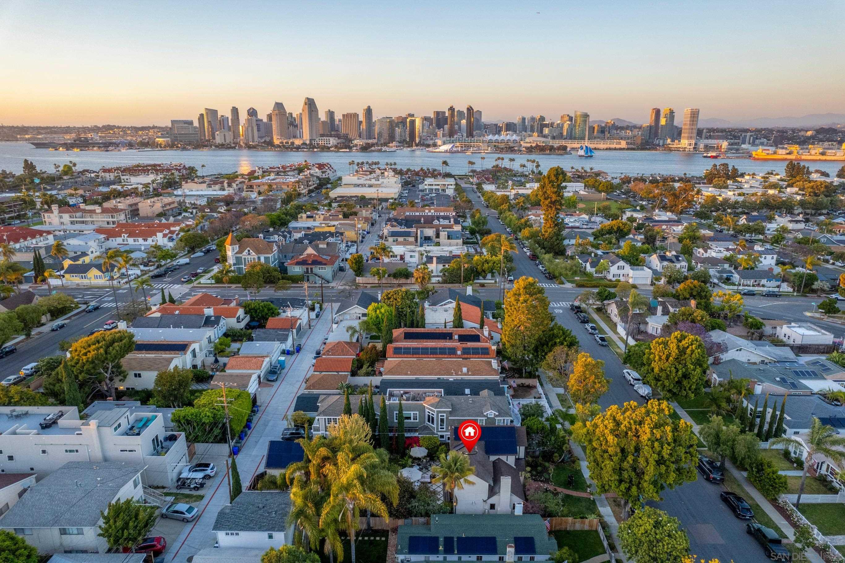 Detail Gallery Image 2 of 47 For 340  B Ave, Coronado,  CA 92118 - 4 Beds | 3 Baths