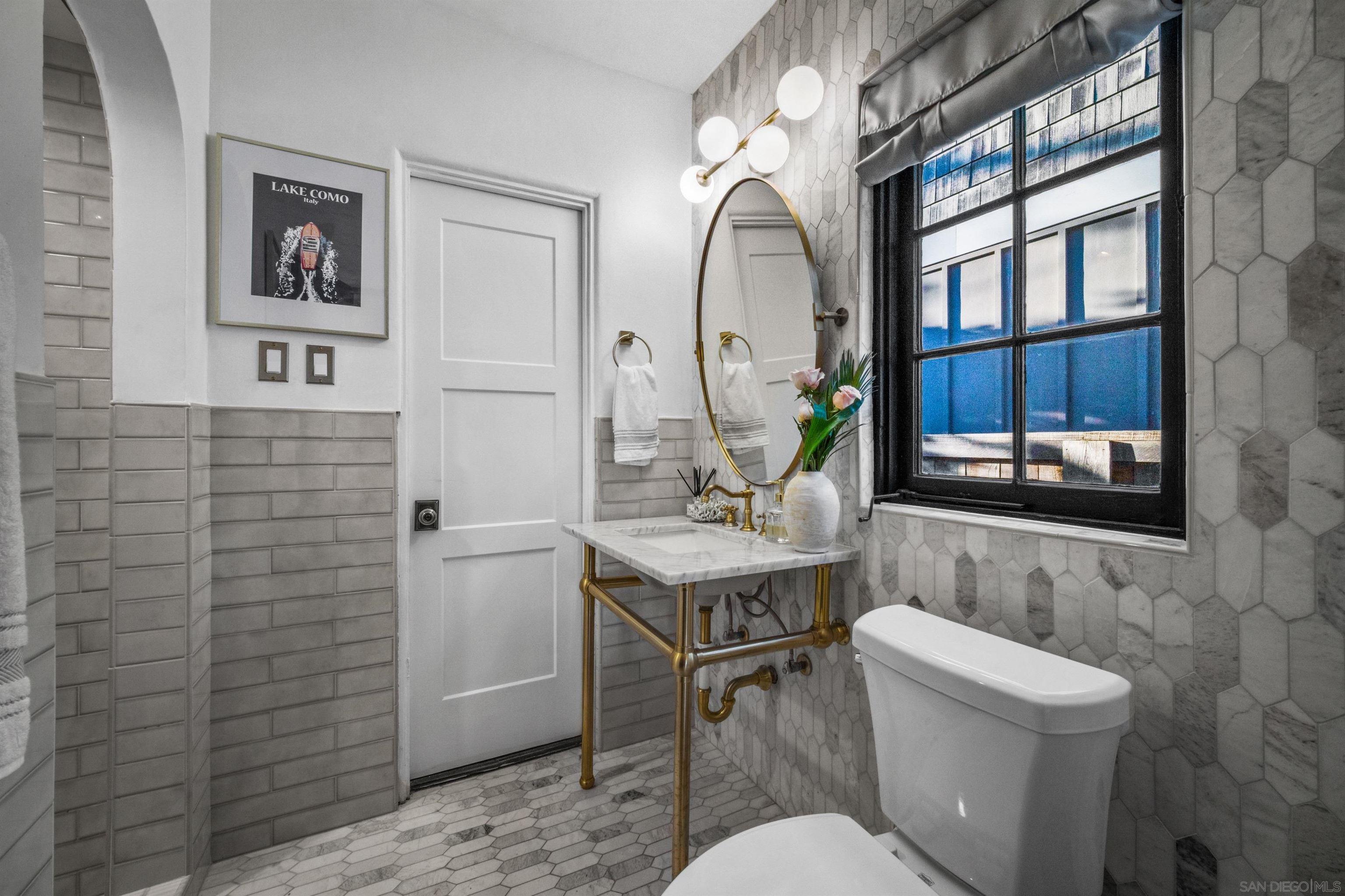 Detail Gallery Image 20 of 47 For 340  B Ave, Coronado,  CA 92118 - 4 Beds | 3 Baths