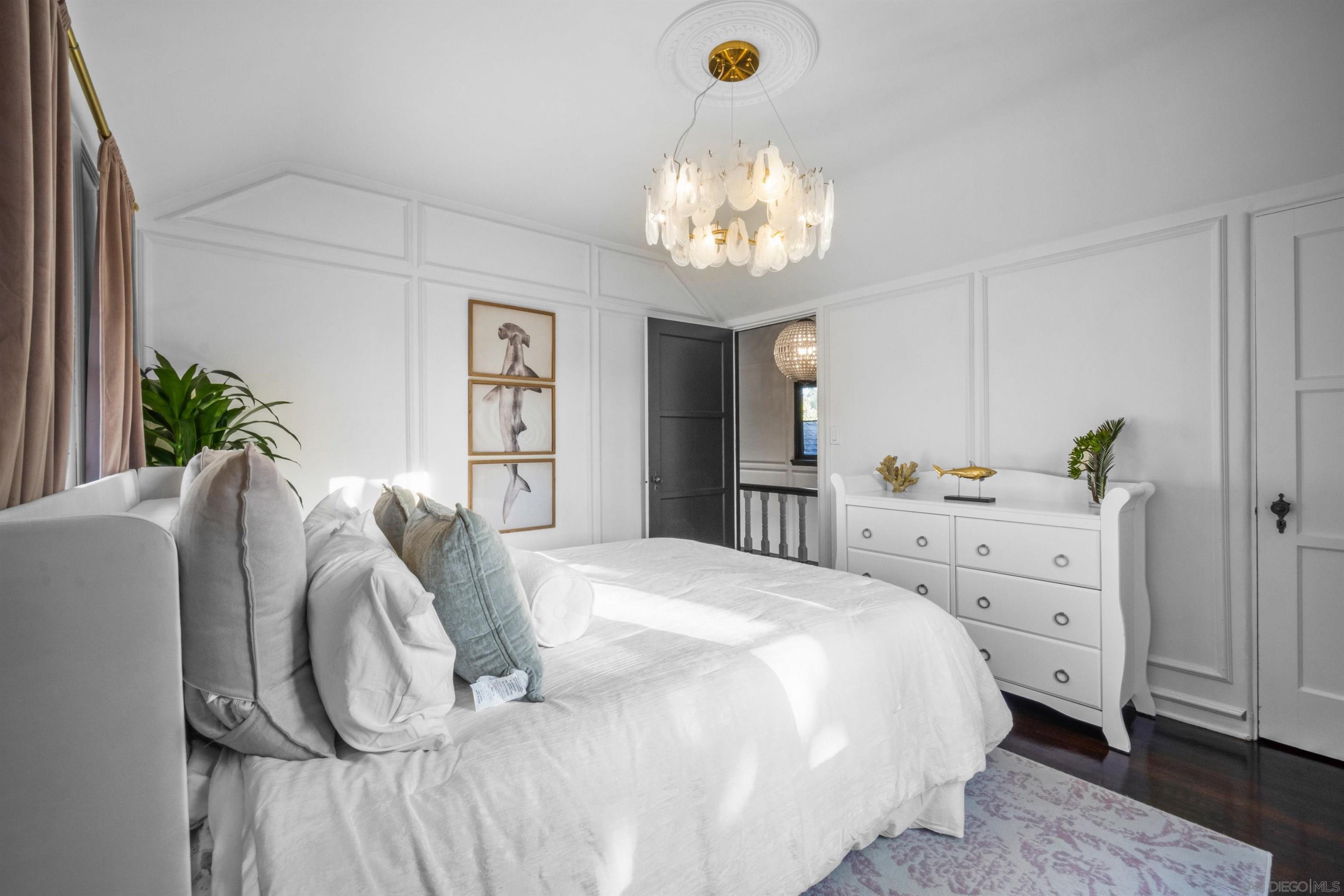 Detail Gallery Image 31 of 47 For 340  B Ave, Coronado,  CA 92118 - 4 Beds | 3 Baths