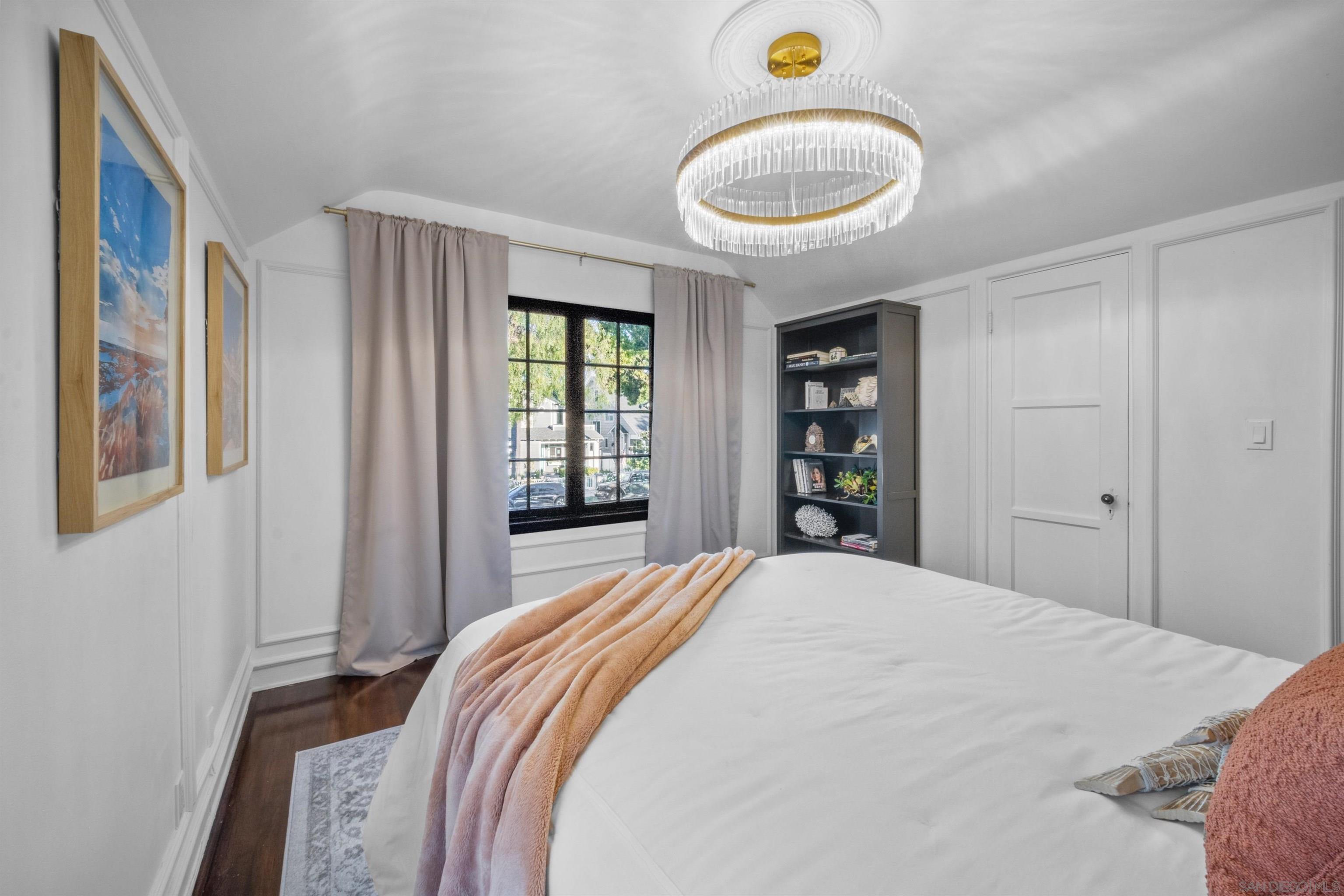 Detail Gallery Image 35 of 47 For 340  B Ave, Coronado,  CA 92118 - 4 Beds | 3 Baths