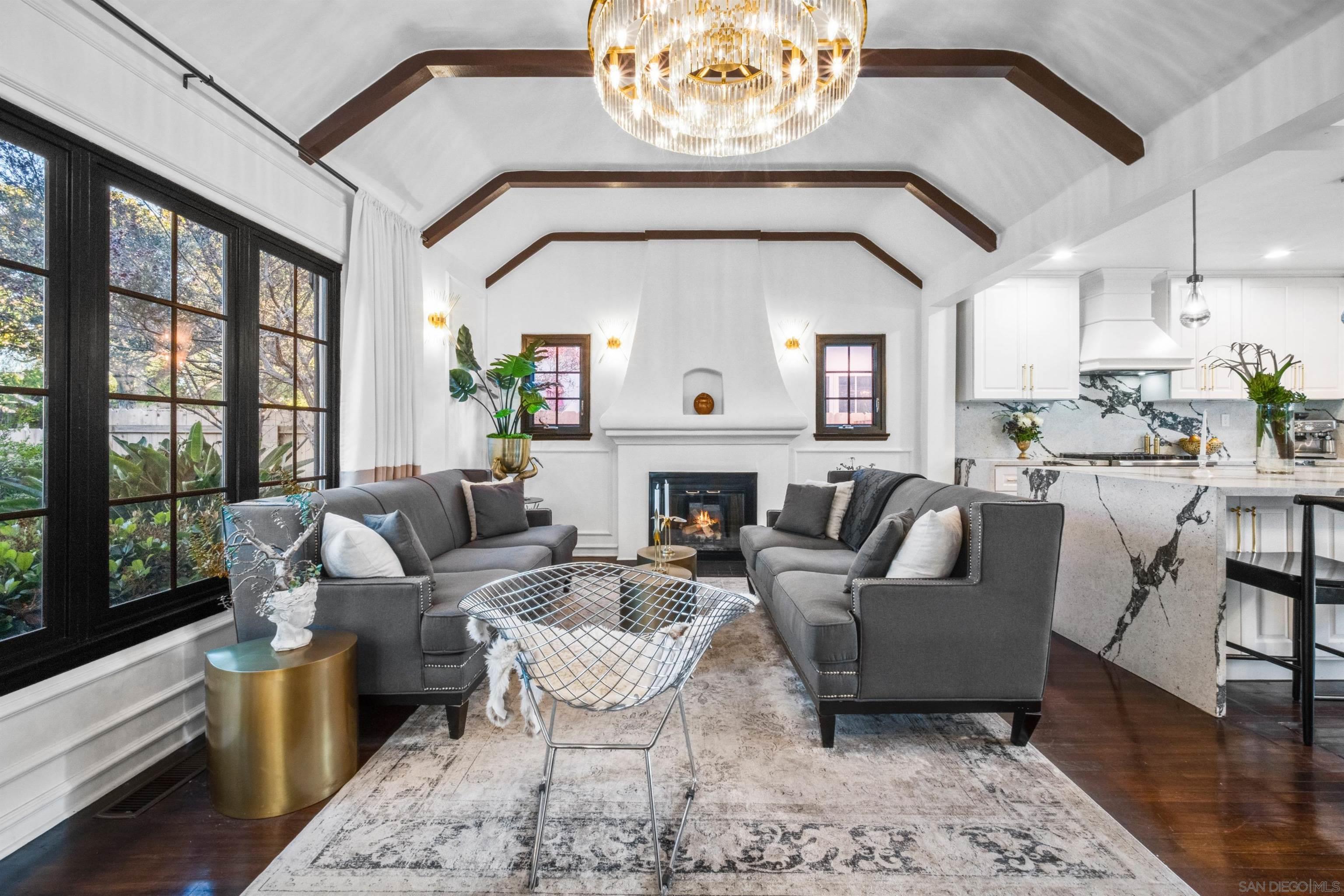 Detail Gallery Image 5 of 47 For 340  B Ave, Coronado,  CA 92118 - 4 Beds | 3 Baths