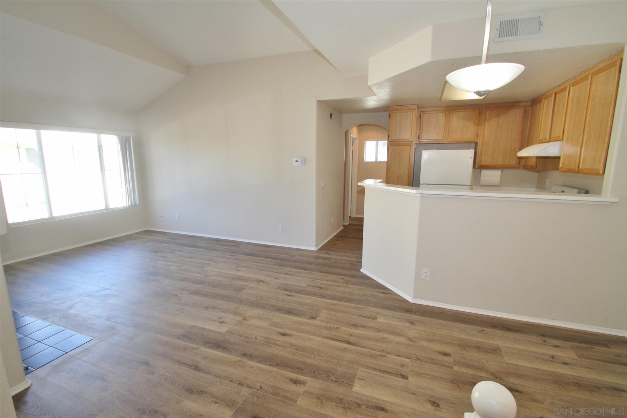 Detail Gallery Image 2 of 16 For 11875  Spruce Run Dr  a, San Diego,  CA 92131 - 2 Beds | 2 Baths