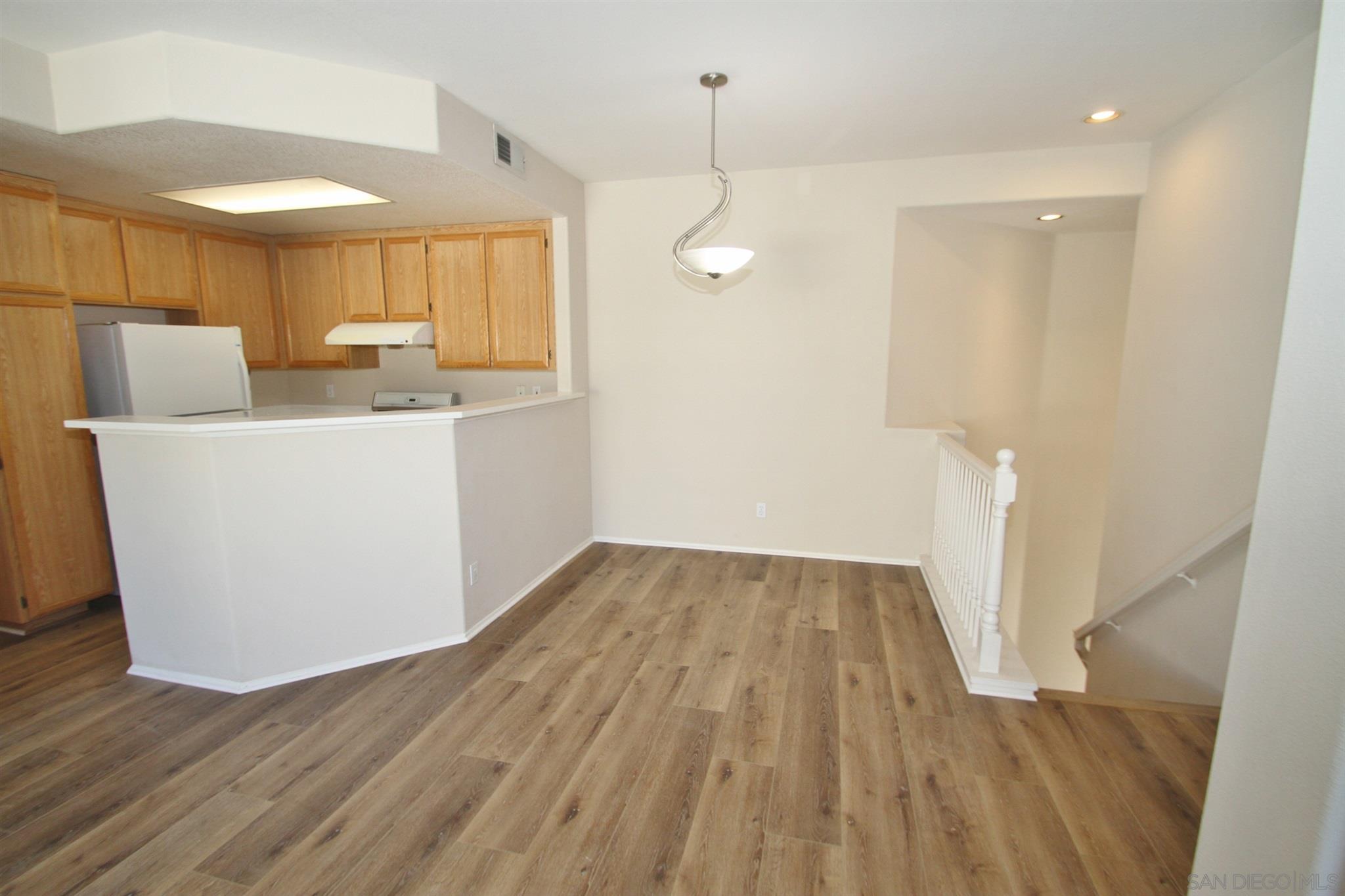 Detail Gallery Image 6 of 16 For 11875  Spruce Run Dr  a, San Diego,  CA 92131 - 2 Beds | 2 Baths