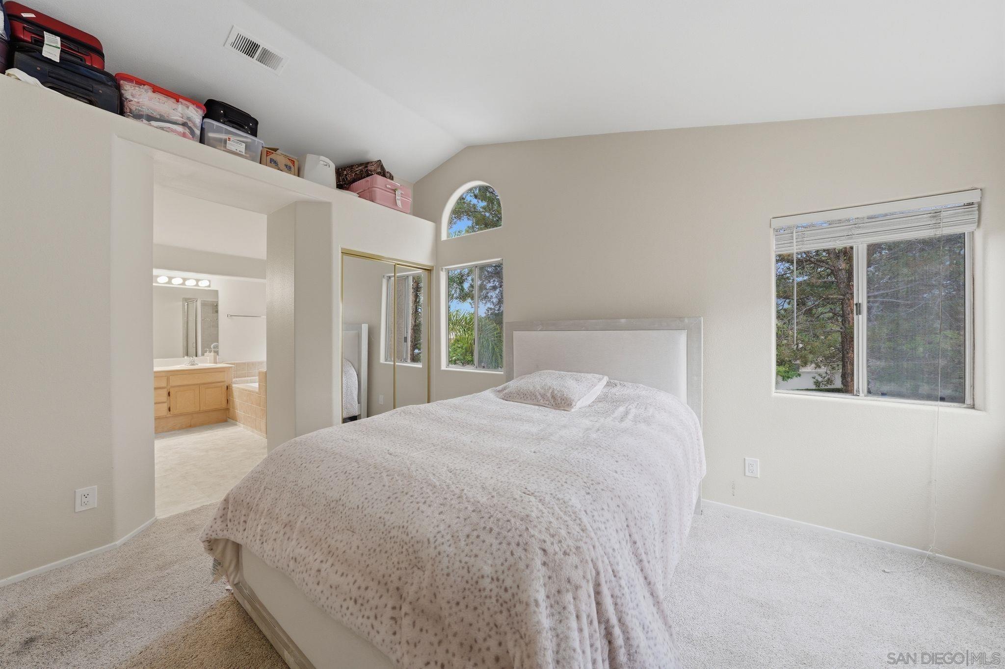 Detail Gallery Image 16 of 31 For 12233  via Hacienda, El Cajon,  CA 92019 - 4 Beds | 2/1 Baths