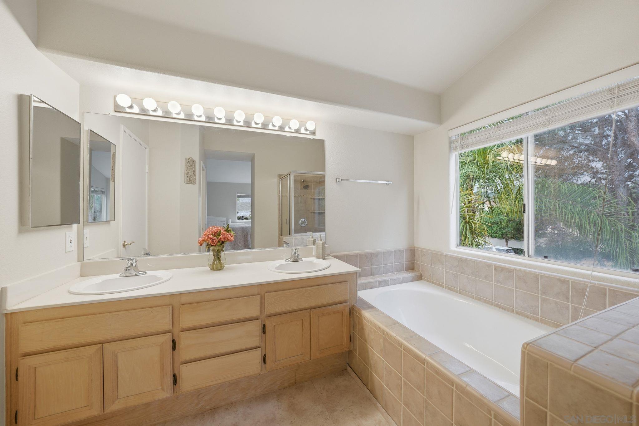 Detail Gallery Image 18 of 31 For 12233  via Hacienda, El Cajon,  CA 92019 - 4 Beds | 2/1 Baths