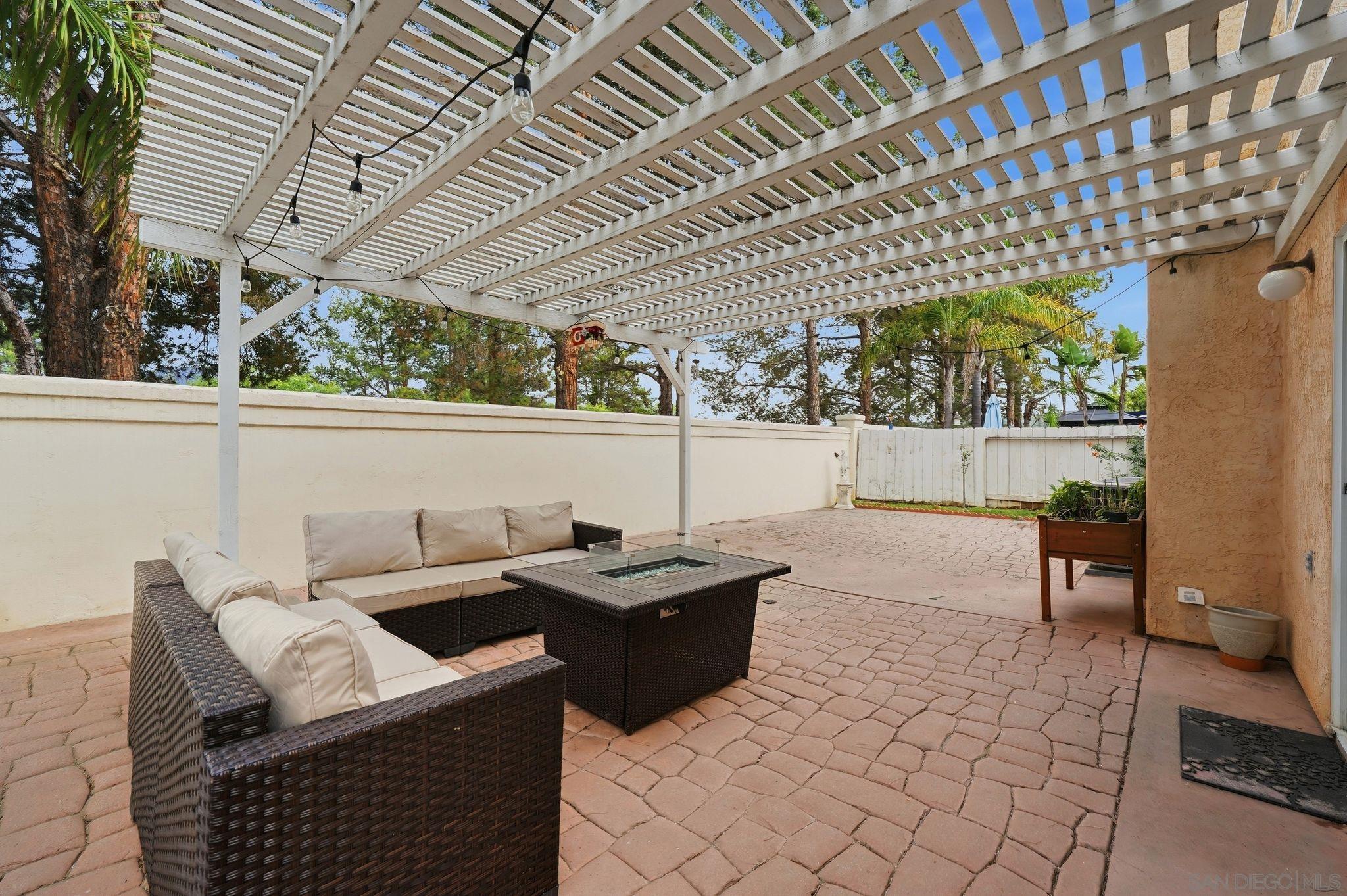 Detail Gallery Image 24 of 31 For 12233  via Hacienda, El Cajon,  CA 92019 - 4 Beds | 2/1 Baths