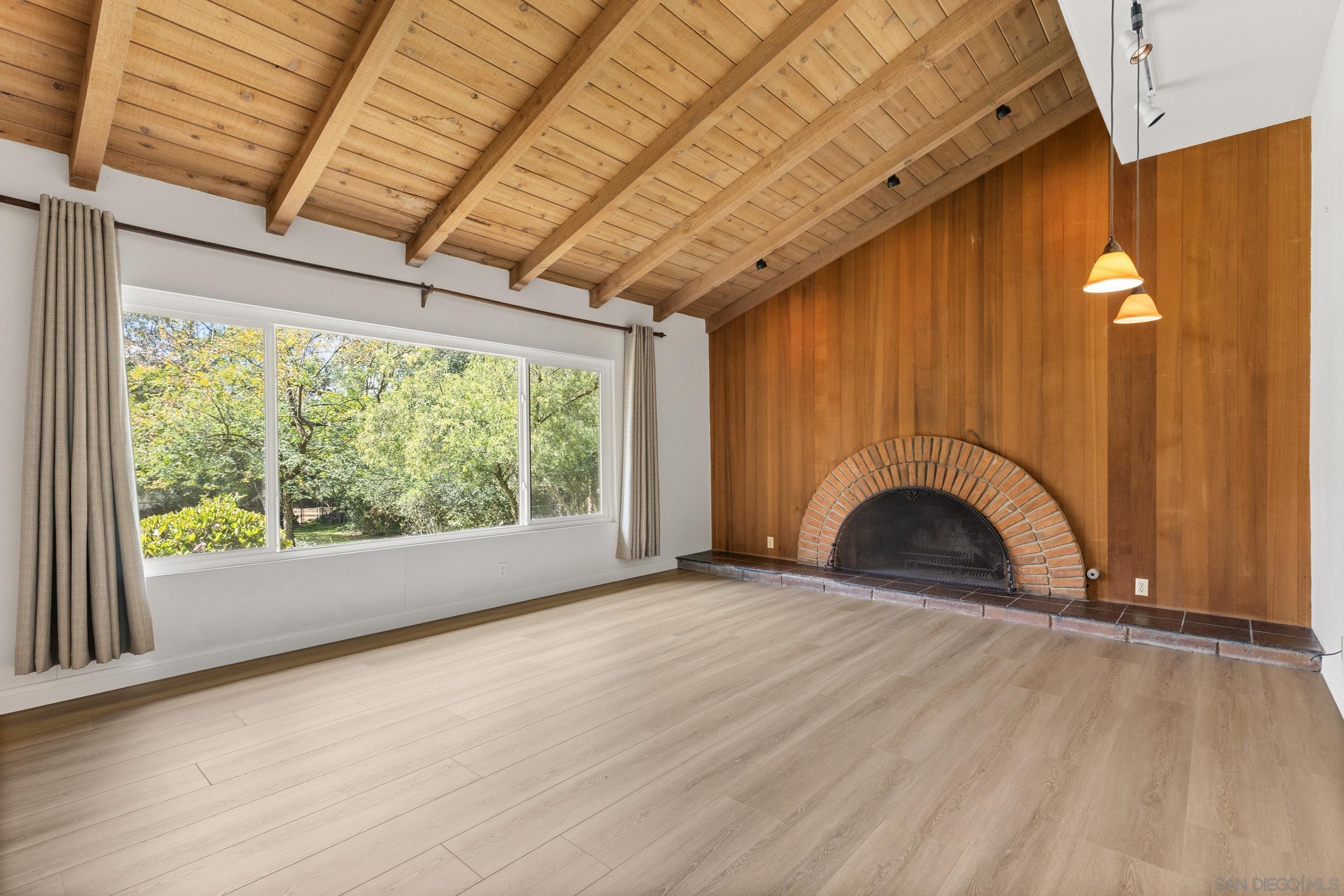 Detail Gallery Image 3 of 31 For 13941  Sagewood Dr, Poway,  CA 92064 - 4 Beds | 2 Baths