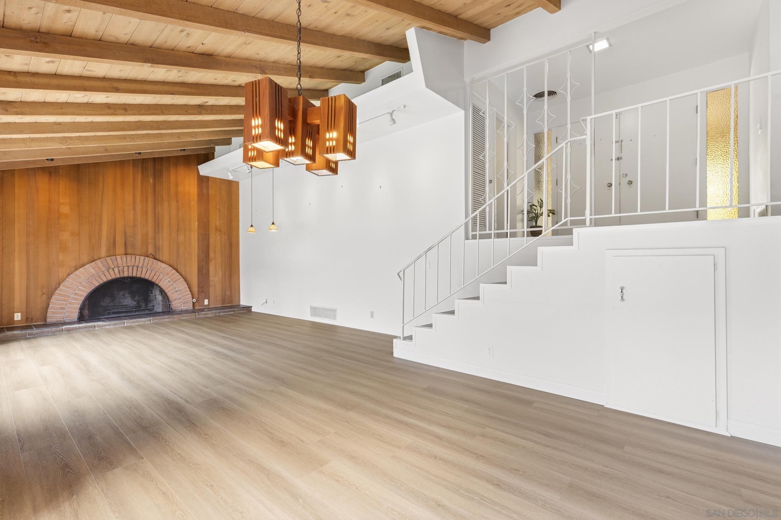 Detail Gallery Image 4 of 31 For 13941  Sagewood Dr, Poway,  CA 92064 - 4 Beds | 2 Baths