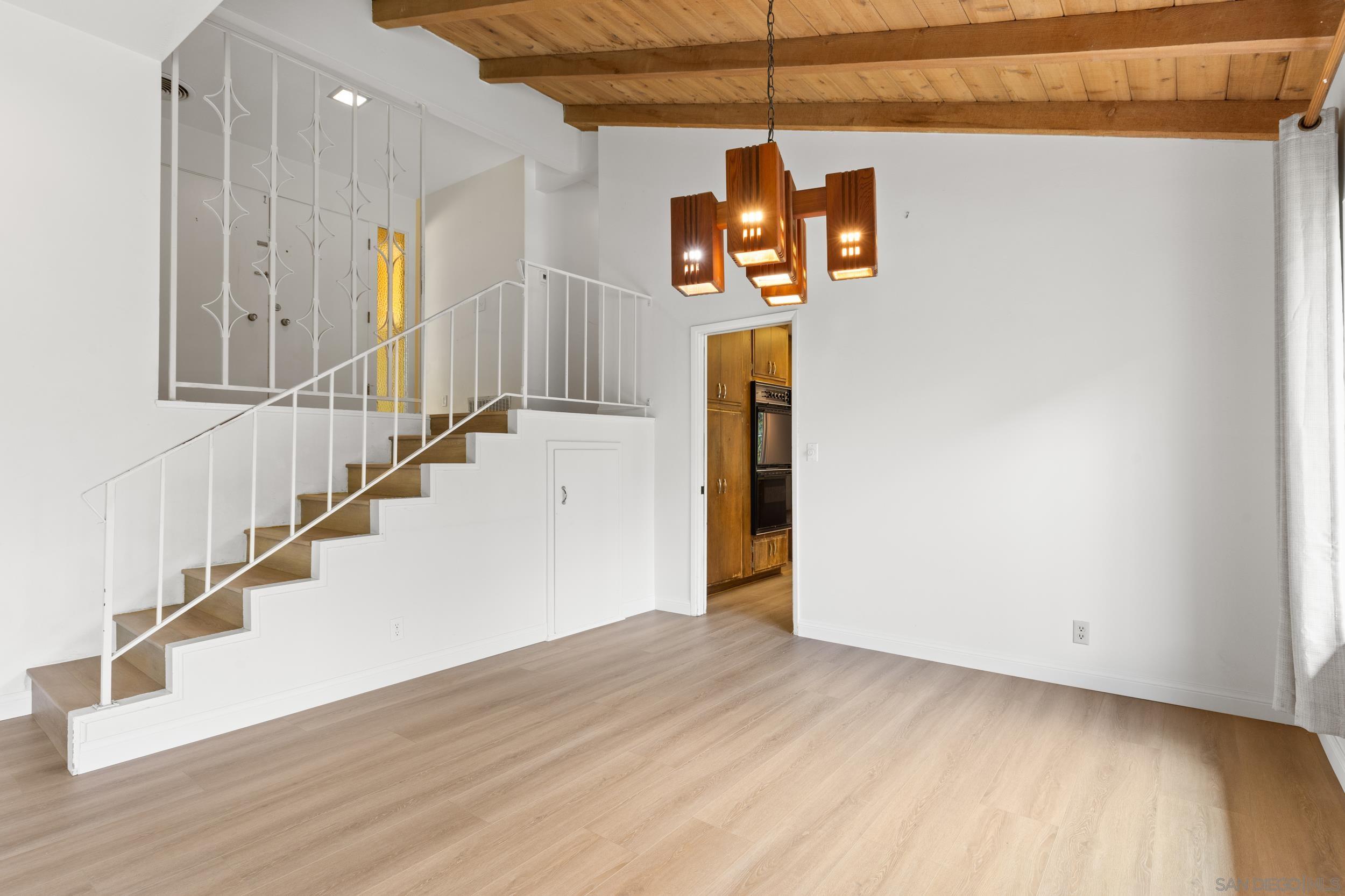 Detail Gallery Image 7 of 31 For 13941  Sagewood Dr, Poway,  CA 92064 - 4 Beds | 2 Baths